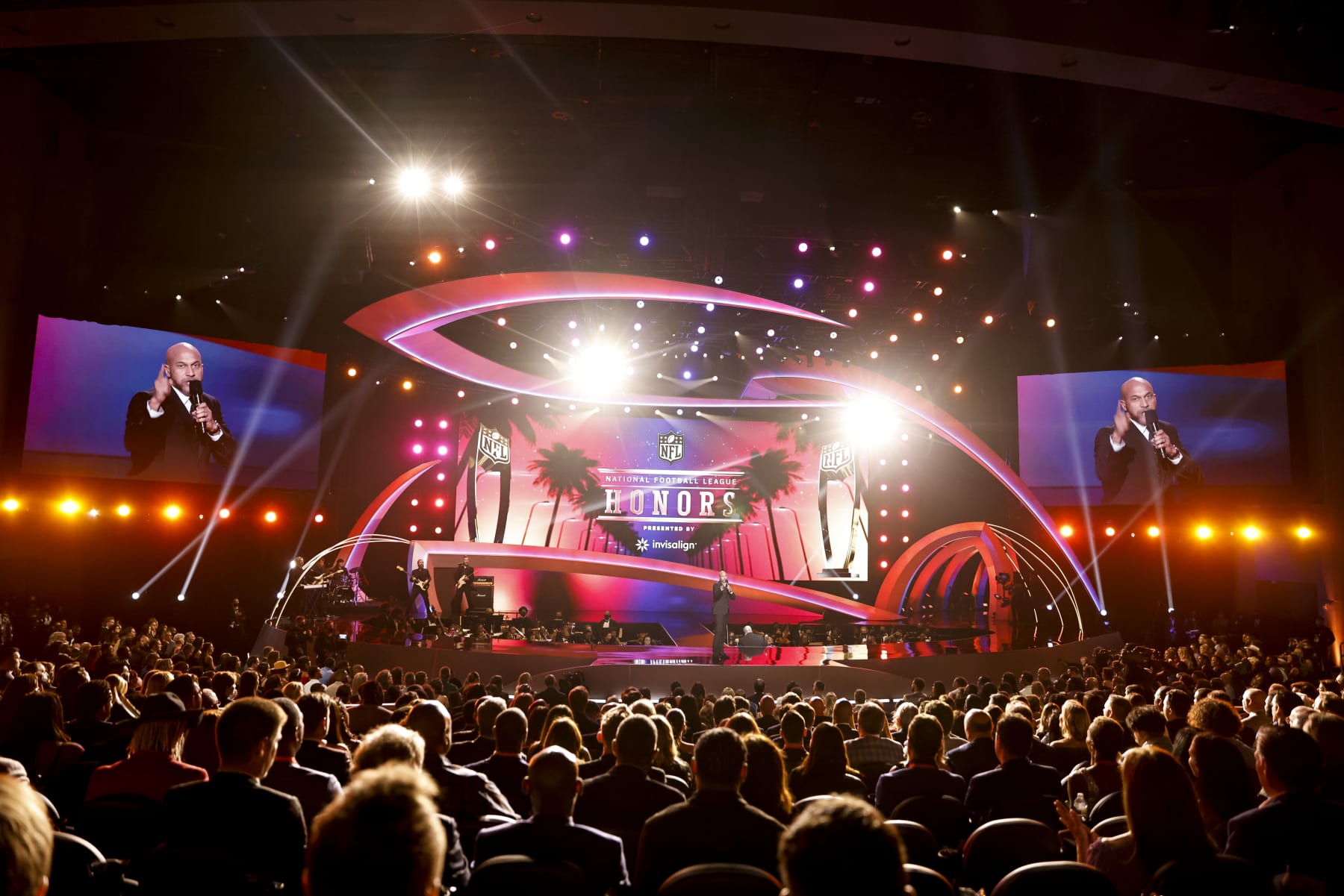 INGLEWOOD, CALIFORNIA - FEBRUARY 10: A wide view of Keegan-Michael Key singing for the opening act at the NFL Honors show at the YouTube Theater on February 10, 2022 in Inglewood, California. (Photo by Michael Owens/Getty Images)