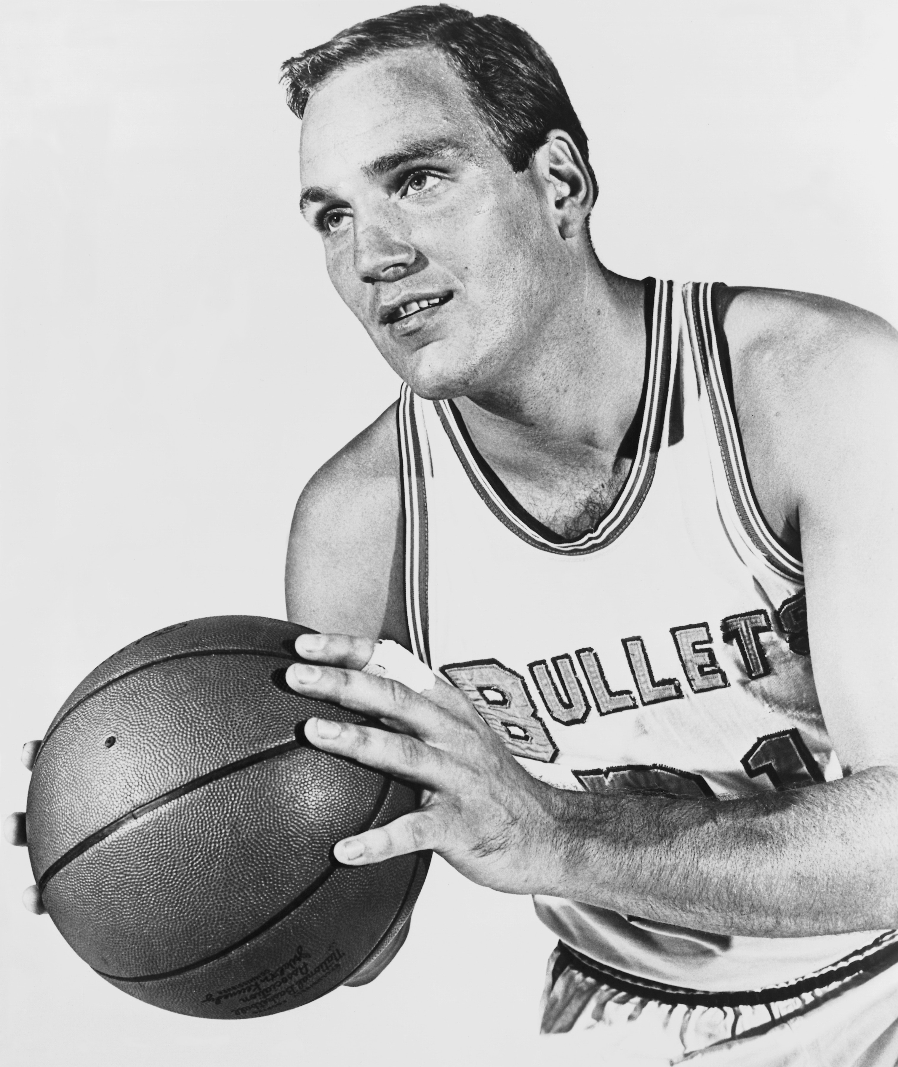 BALTIMORE, MD - 1964: Bob Ferry #31 of the Baltimore Bullets handles the ball circa 1964 at the Royal Farms Arena in Baltimore, Maryland. NOTE TO USER: User expressly acknowledges and agrees that, by downloading and/or using this photograph, user is consenting to the terms and conditions of the Getty Images License Agreement. Mandatory Copyright Notice: Copyright 1964 NBAE (Photo by NBA Photos/NBAE via Getty Images)