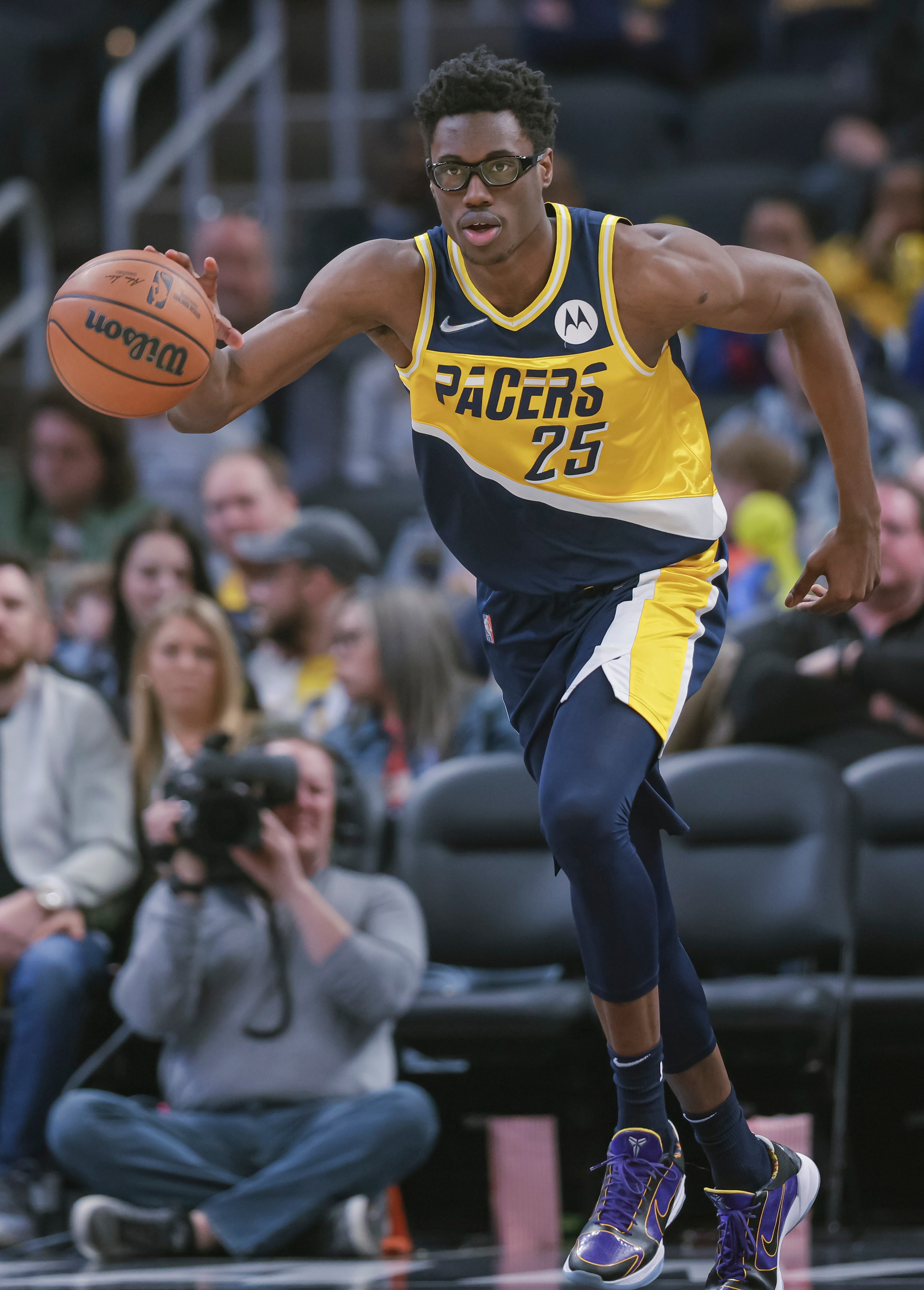 INDIANAPOLIS, IN - APRIL 03: Jalen Smith #25 of the Indiana Pacers is seen during the game against the Detroit Pistons at Gainbridge Fieldhouse on April 3, 2022 in Indianapolis, Indiana. NOTE TO USER: User expressly acknowledges and agrees that, by downloading and or using this photograph, User is consenting to the terms and conditions of the Getty Images License Agreement. (Photo by Michael Hickey/Getty Images)
