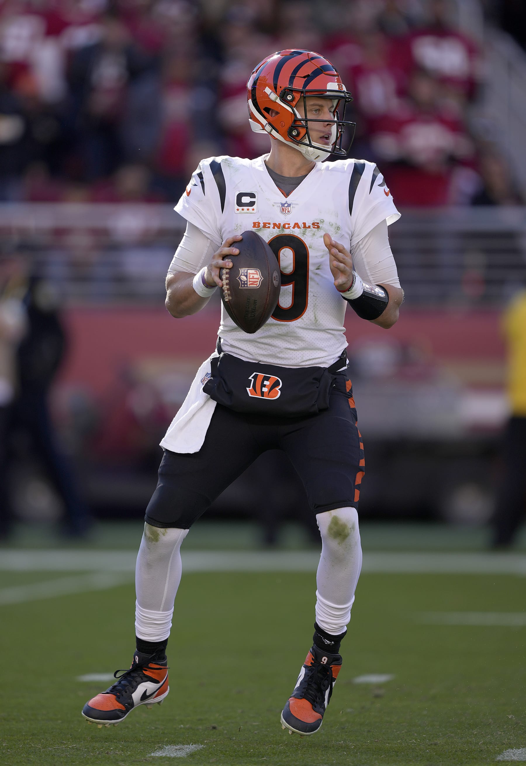 SANTA CLARA, CALIFORNIA - OCTOBER 29: Joe Burrow #9 of the Cincinnati Bengals drops back to pass against the San Francisco 49ers during the third quarter of an NFL football game at Levi's Stadium on October 29, 2023 in Santa Clara, California. (Photo by Thearon W. Henderson/Getty Images)