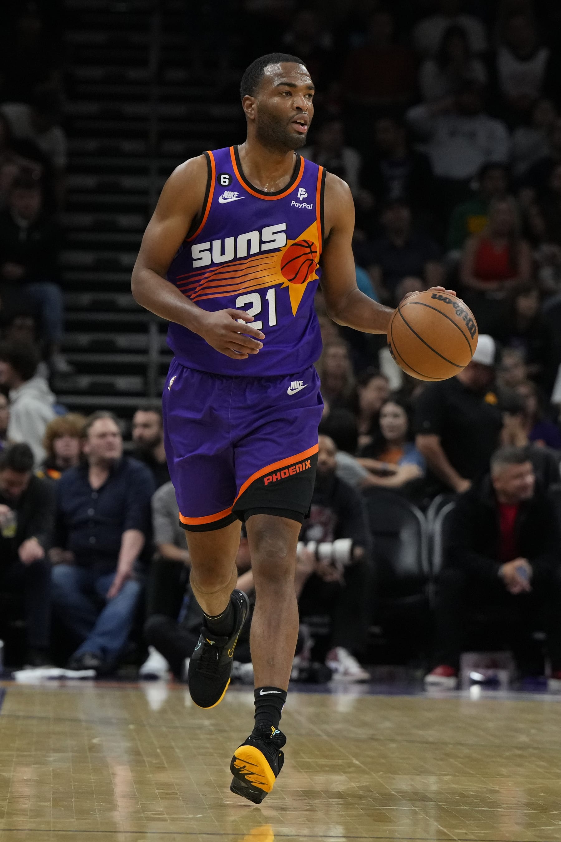 Phoenix Suns forward T.J. Warren (21) during the first half of an NBA basketball game against the Philadelphia 76ers, Saturday, March 25, 2023, in Phoenix. (AP Photo/Rick Scuteri)