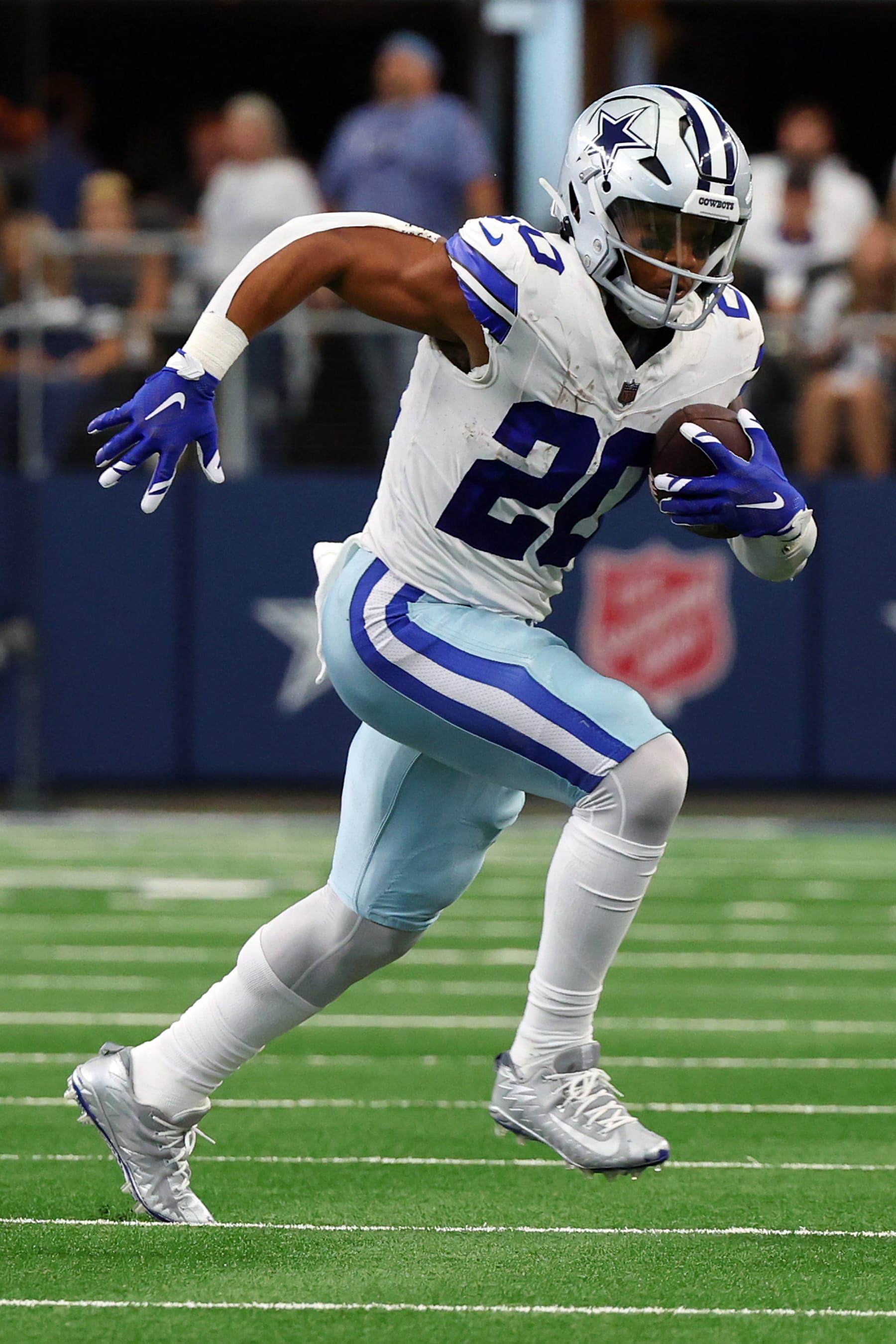 ARLINGTON, TEXAS - SEPTEMBER 17: Tony Pollard #20 of the Dallas Cowboys runs the ball against the New York Jets at AT&T Stadium on September 17, 2023 in Arlington, Texas. (Photo by Richard Rodriguez/Getty Images) ARLINGTON, TEXAS - SEPTEMBER 17: Tony Pollard #20 of the Dallas Cowboys runs the ball against the New York Jets at AT&T Stadium on September 17, 2023 in Arlington, Texas. (Photo by Richard Rodriguez/Getty Images)