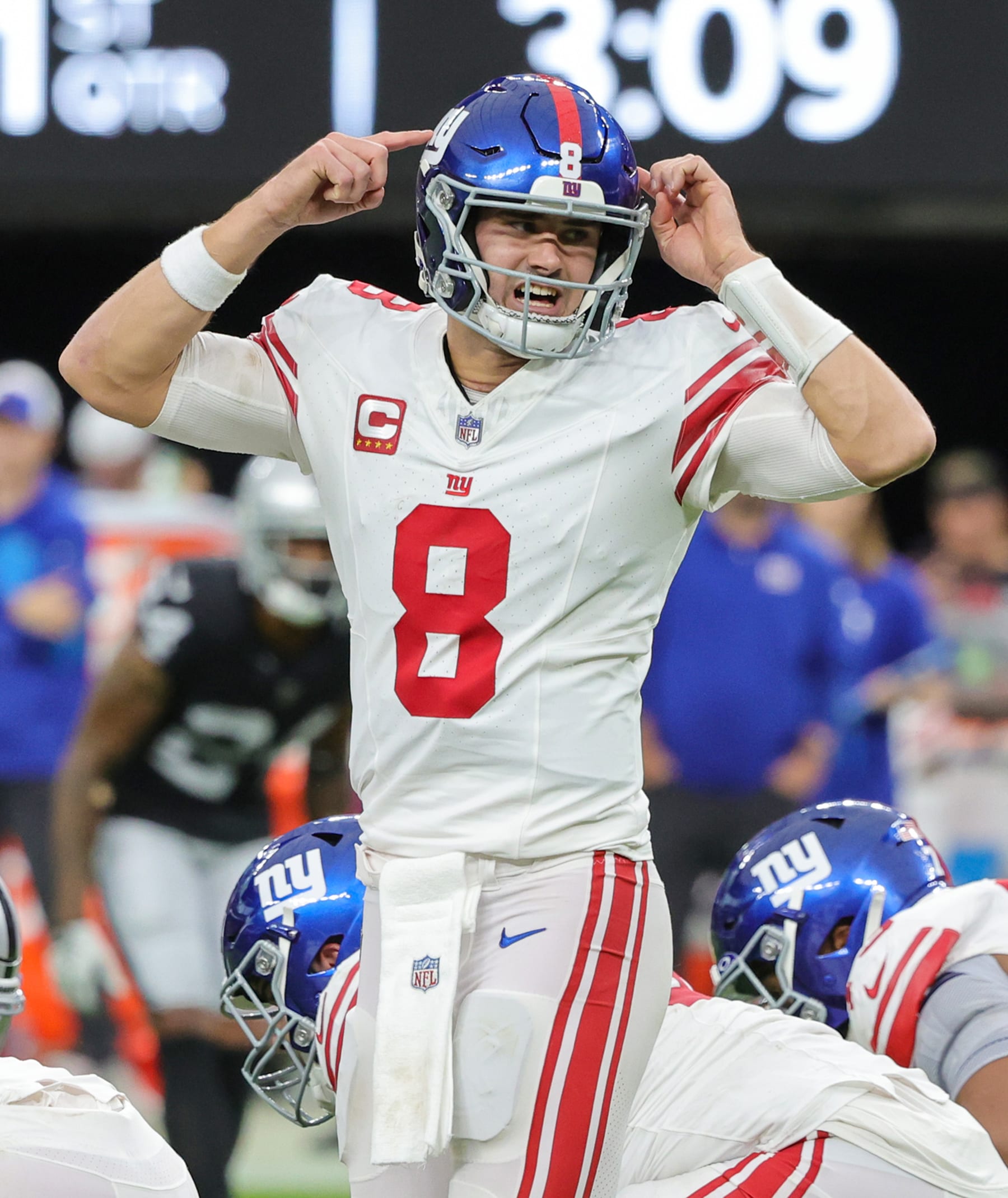 LAS VEGAS, NEVADA - NOVEMBER 05: Quarterback Daniel Jones #8 of the New York Giants calls a play at the line of scrimmage in the first quarter of a game against the Las Vegas Raiders at Allegiant Stadium on November 05, 2023 in Las Vegas, Nevada. The Raiders defeated the Giants 30-6. (Photo by Ethan Miller/Getty Images)