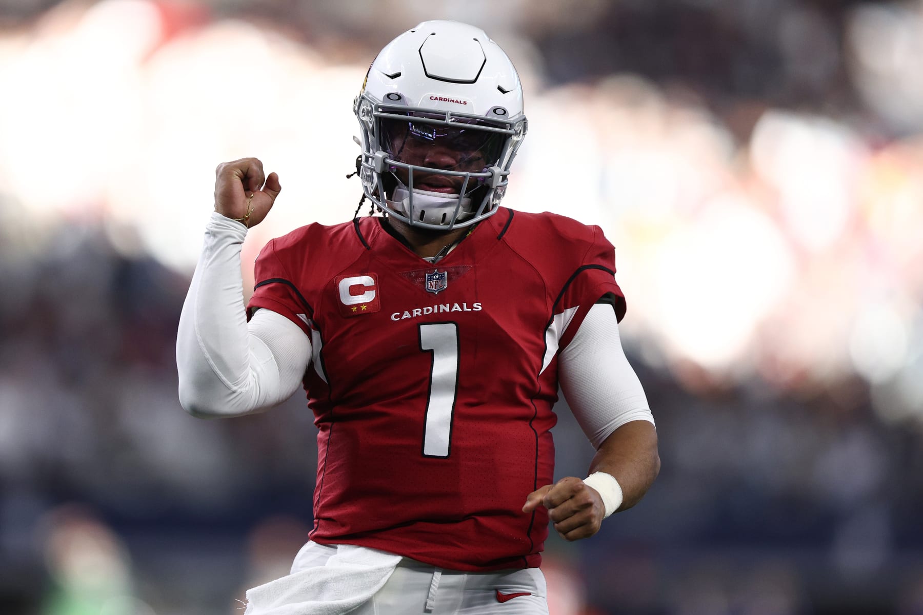 ARLINGTON, TEXAS - JANUARY 02: Kyler Murray #1 of the Arizona Cardinals reacts after a play during the first half against the Dallas Cowboys at AT&T Stadium on January 02, 2022 in Arlington, Texas. (Photo by Tom Pennington/Getty Images)