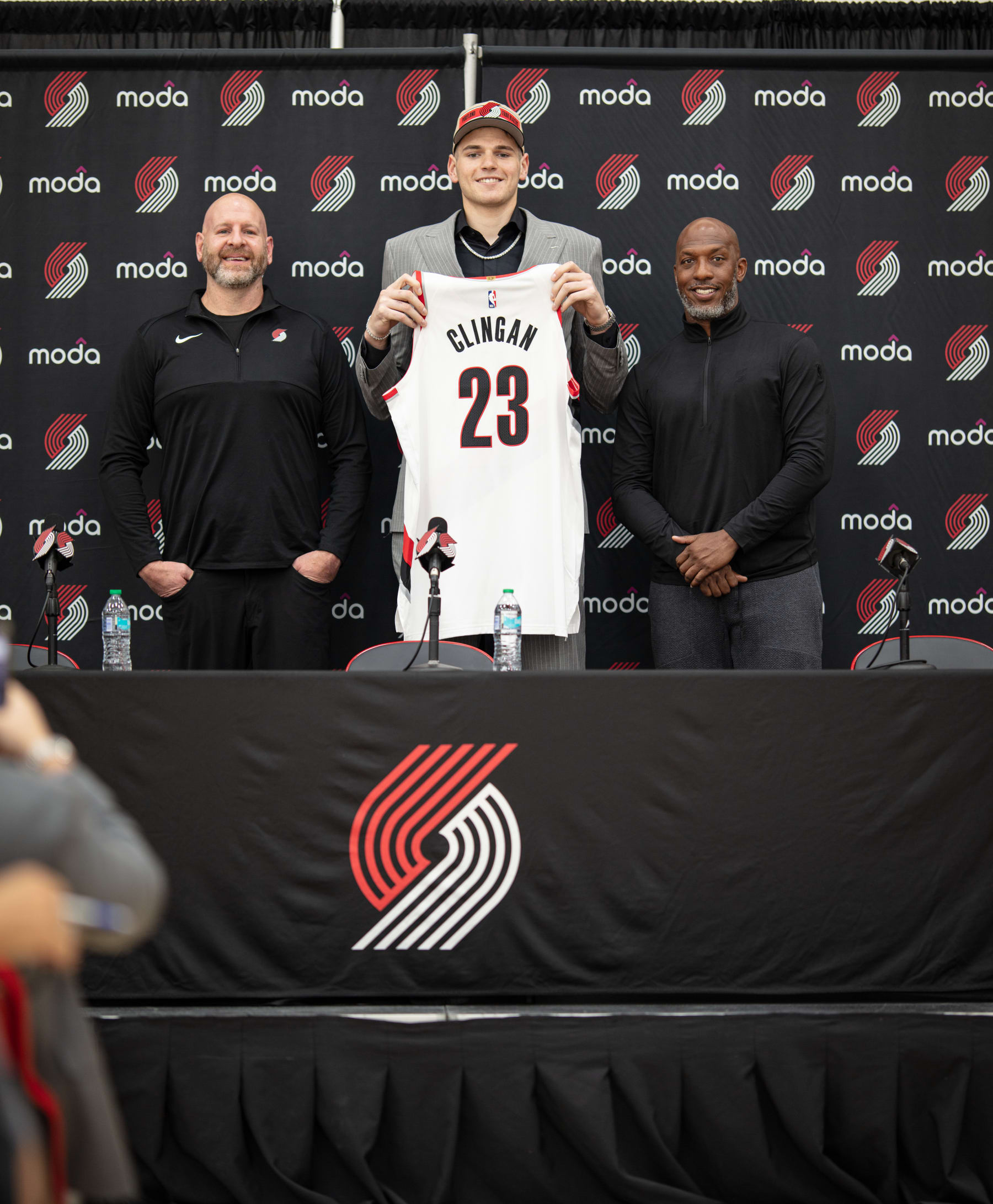PORTLAND, OR - JUNE 29 The Portland Trail Blazers introduction press conference for their NBA draft pick Donovan Clingan #23 on June 29, 2024 at the Portland Trail Blazers practice facility in Portland, Oregon.  NOTE TO USER: User expressly acknowledges and agrees that, by downloading and or using this photograph, User is consenting to the terms and conditions of the Getty Images License Agreement. Mandatory Copyright Notice: Copyright 2024 NBAE  (Photo by Cameron Browne/NBAE via Getty Images)