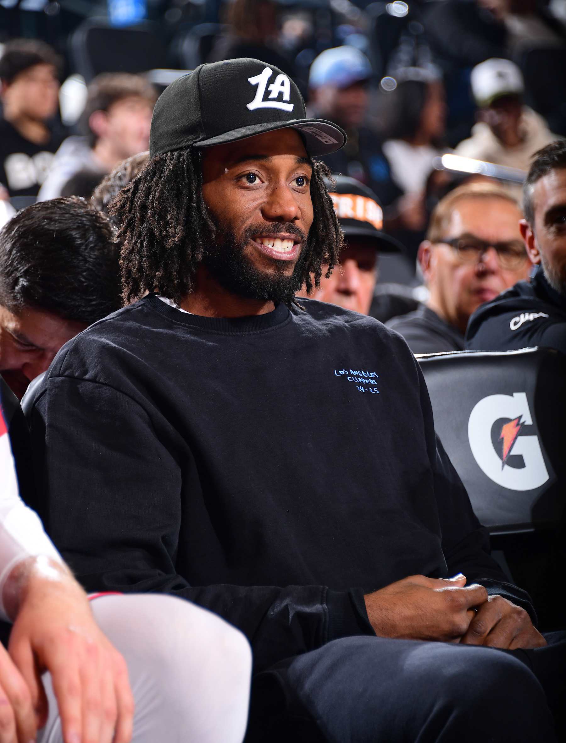 INGLEWOOD, CA - NOVEMBER 18: Kawhi Leonard #2 of the LA Clippers smiles during the game against the Golden State Warriors on November 18, 2024 at Intuit Dome in Los Angeles, California. NOTE TO USER: User expressly acknowledges and agrees that, by downloading and/or using this Photograph, user is consenting to the terms and conditions of the Getty Images License Agreement. Mandatory Copyright Notice: Copyright 2024 NBAE (Photo by Adam Pantozzi/NBAE via Getty Images)