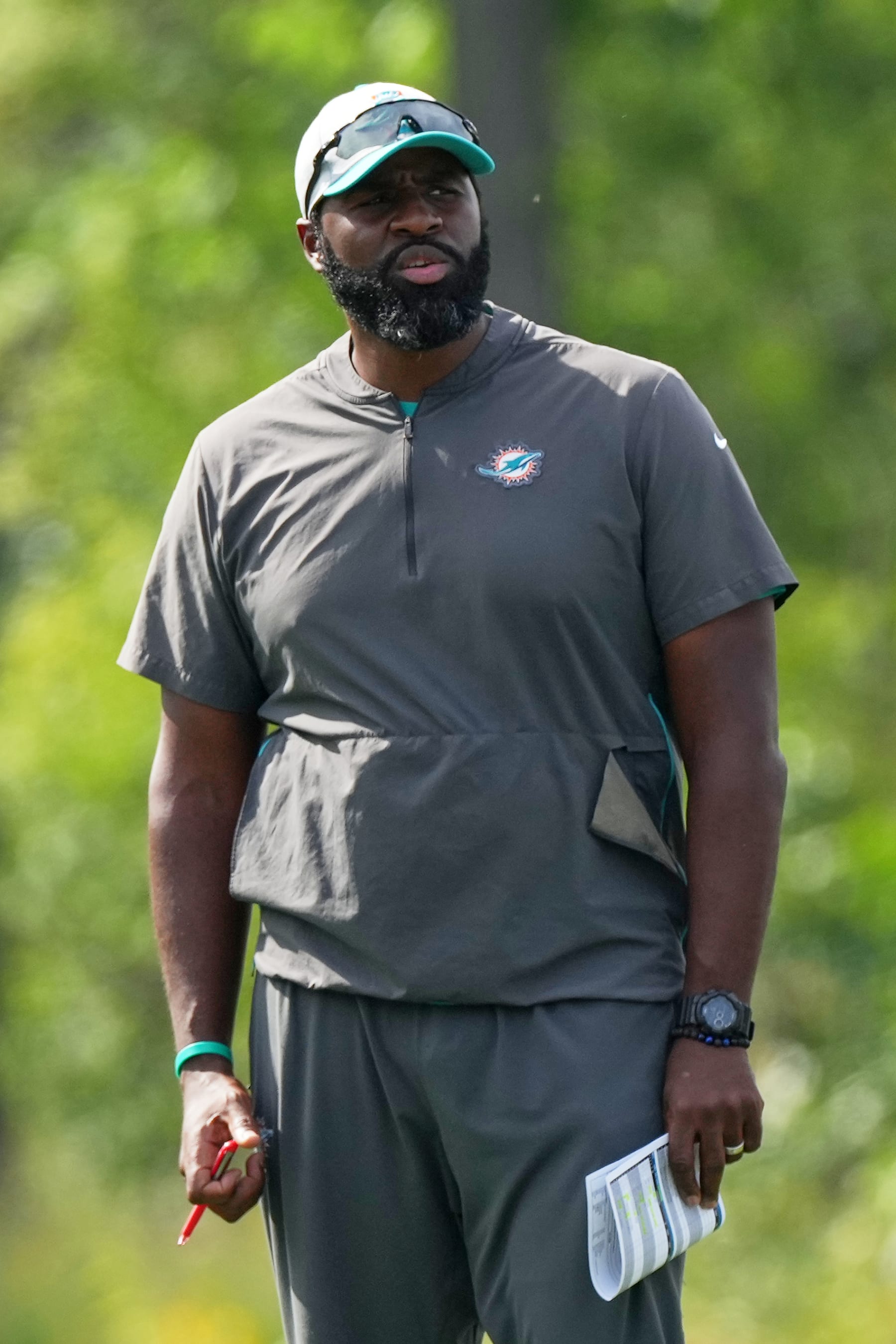 LAKE FOREST, IL - AUGUST 12: Miami Dolphins defensive backs coach Gerald Alexander looks on in action during a joint practice between the Chicago Bears and the Miami Dolphins on August 12, 2021 at Halas Hall in Lake Forest, IL. (Photo by Robin Alam/Icon Sportswire via Getty Images)