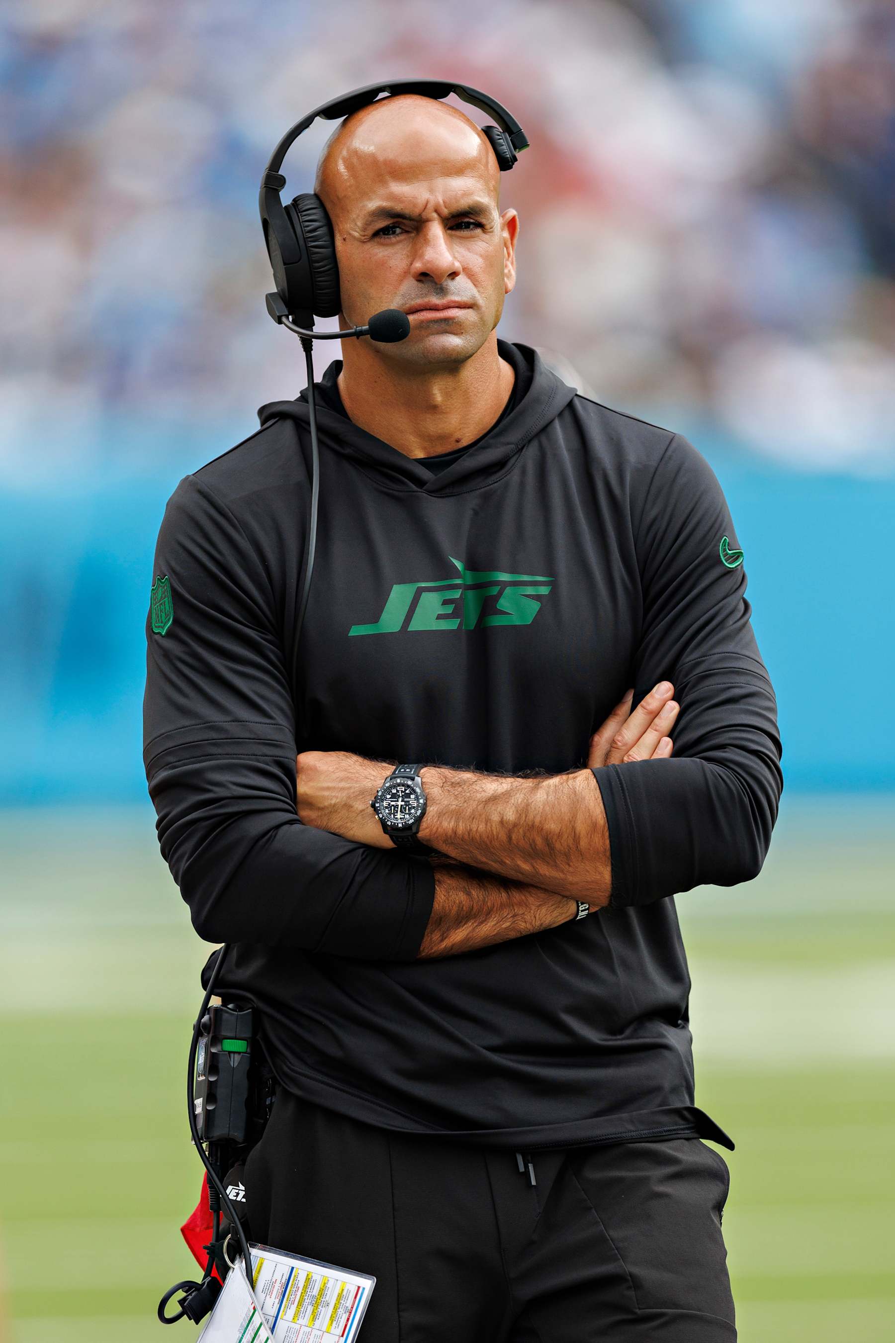 NASHVILLE, TENNESSEE - SEPTEMBER 15: Head Coach Robert Saleh of the New York Jets on the field during a game against the Tennessee Titans at Nissan Stadium on September 15, 2024 in Nashville, Tennessee. The Jets defeated the Titans 24-17. (Photo by Wesley Hitt/Getty Images)