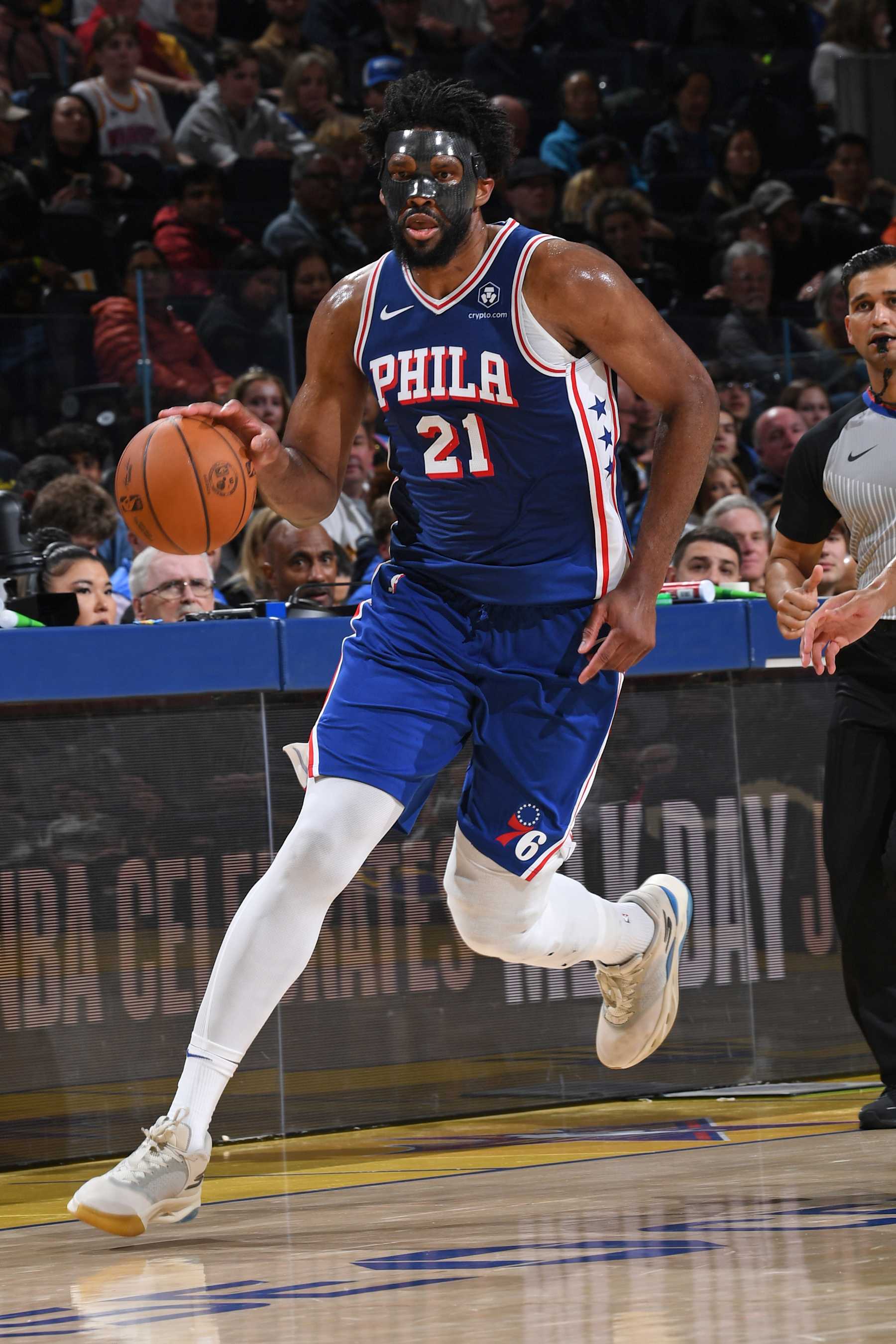 Harris 'Really Happy' with Joel Embiid; 76ers Reportedly Feel Star Won't  Need Surgery, image size:1800x2700