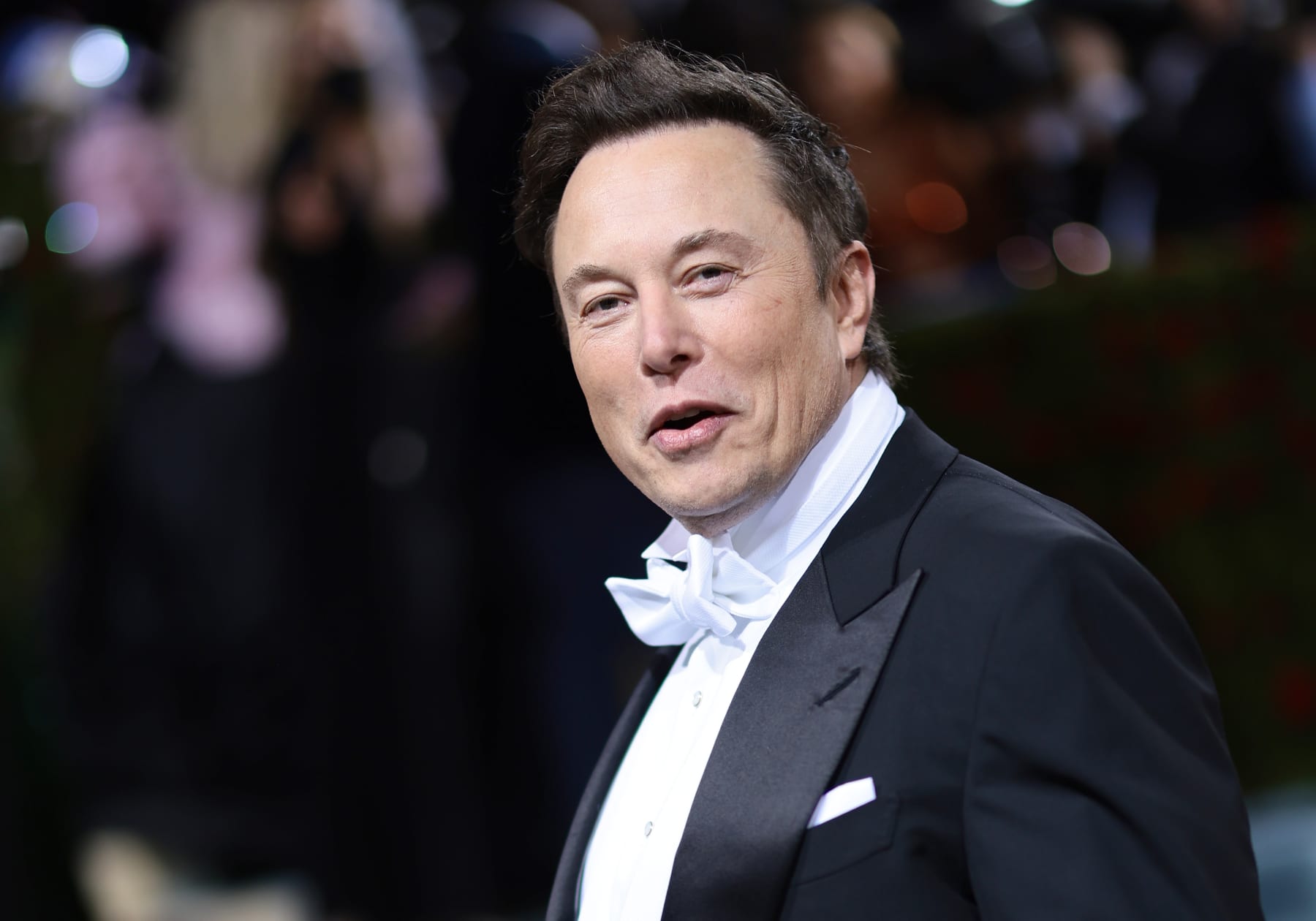 NEW YORK, NEW YORK - MAY 02: 
  Elon Musk attends The 2022 Met Gala Celebrating "In America: An Anthology of Fashion" at The Metropolitan Museum of Art on May 02, 2022 in New York City. (Photo by Dimitrios Kambouris/Getty Images for The Met Museum/Vogue)