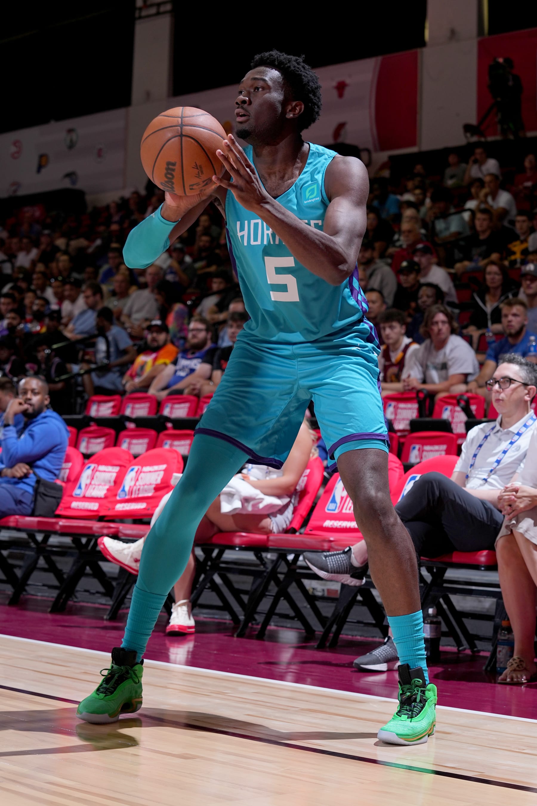 LAS VEGAS, NV - JULY 16: Mark Williams #5 of the Charlotte Hornets handles the ball during the game against the Minnesota Timberwolves during the 2022 Las Vegas Summer League on July 16, 2022 at Cox Pavilion in Las Vegas, Nevada NOTE TO USER: User expressly acknowledges and agrees that, by downloading and/or using this Photograph, user is consenting to the terms and conditions of the Getty Images License Agreement. Mandatory Copyright Notice: Copyright 2022 NBAE (Photo by Bart Young/NBAE via Getty Images)