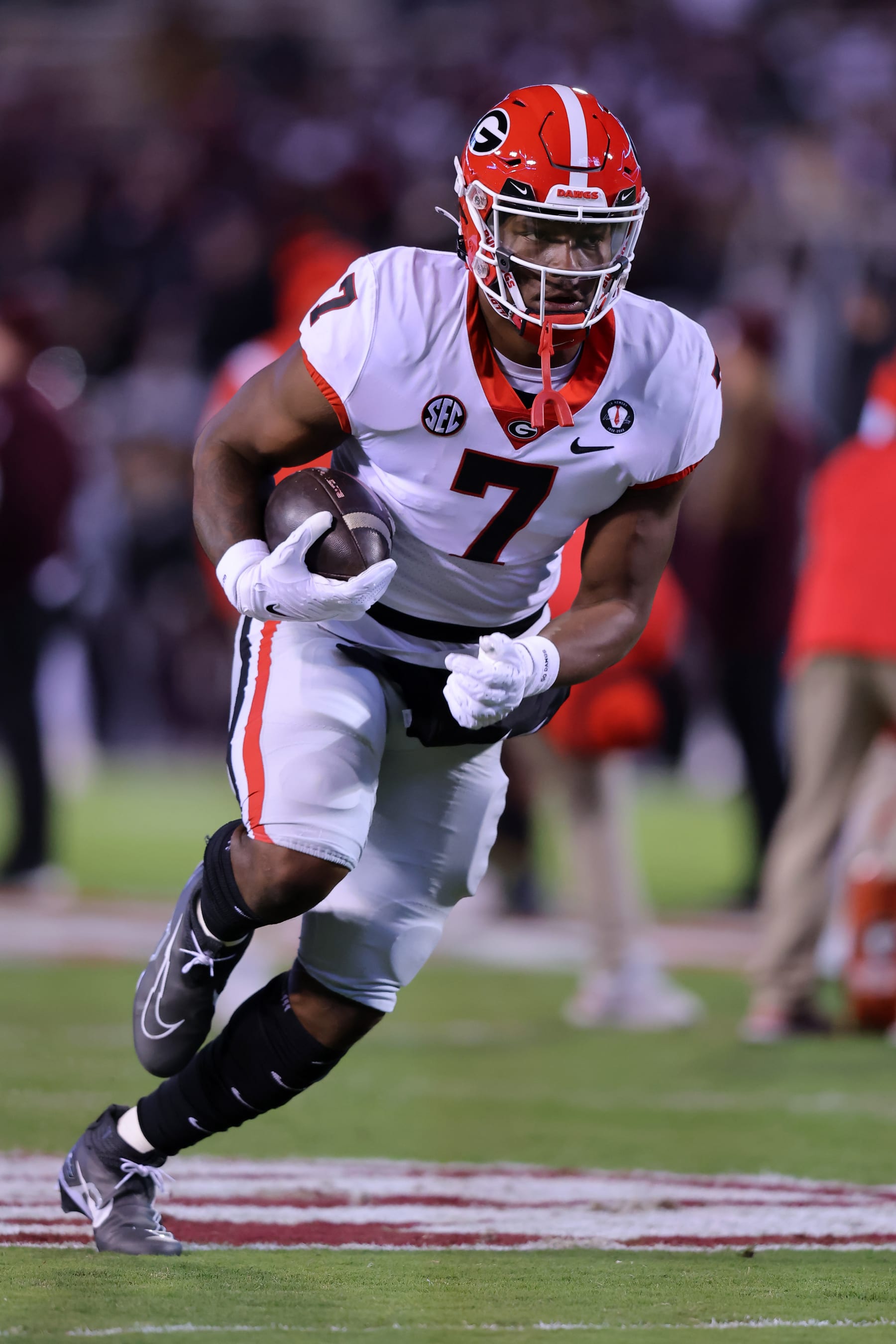 STARKVILLE, MISSISSIPPI - NOVEMBER 12: Arik Gilbert #7 of the Georgia Bulldogs warms up during a game against the Mississippi State Bulldogs at Davis Wade Stadium on November 12, 2022 in Starkville, Mississippi. (Photo by Jonathan Bachman/Getty Images)