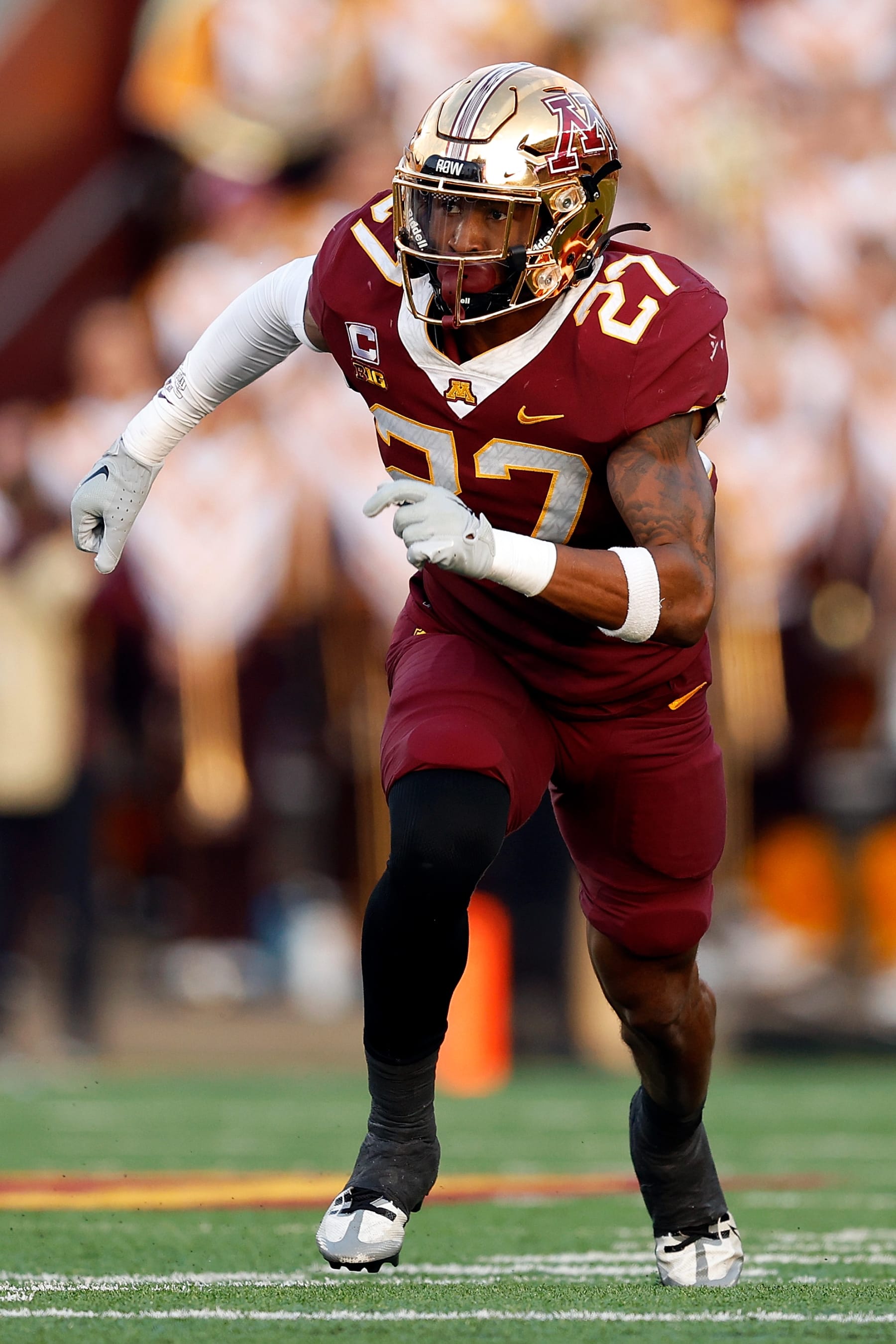 MINNEAPOLIS, MINNESOTA - NOVEMBER 04: Tyler Nubin #27 of the Minnesota Golden Gophers competes against the Illinois Fighting Illini in the second half at Huntington Bank Stadium on November 04, 2023 in Minneapolis, Minnesota. The Fighting Illini defeated the Golden Gophers 27-26. (Photo by David Berding/Getty Images)