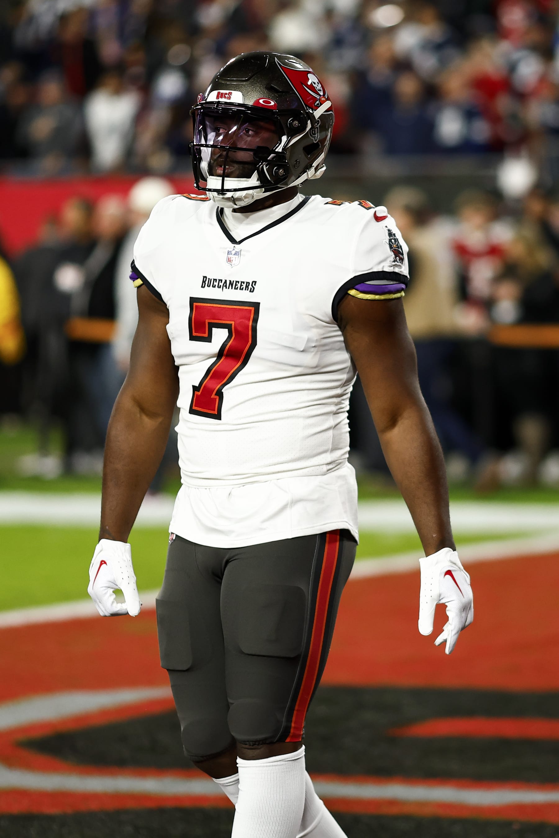 TAMPA, FL - JANUARY 16: Leonard Fournette #7 of the Tampa Bay Buccaneers warms up prior to an NFL wild card playoff football game against the Dallas Cowboys at Raymond James Stadium on January 16, 2023 in Tampa, Florida. (Photo by Kevin Sabitus/Getty Images)