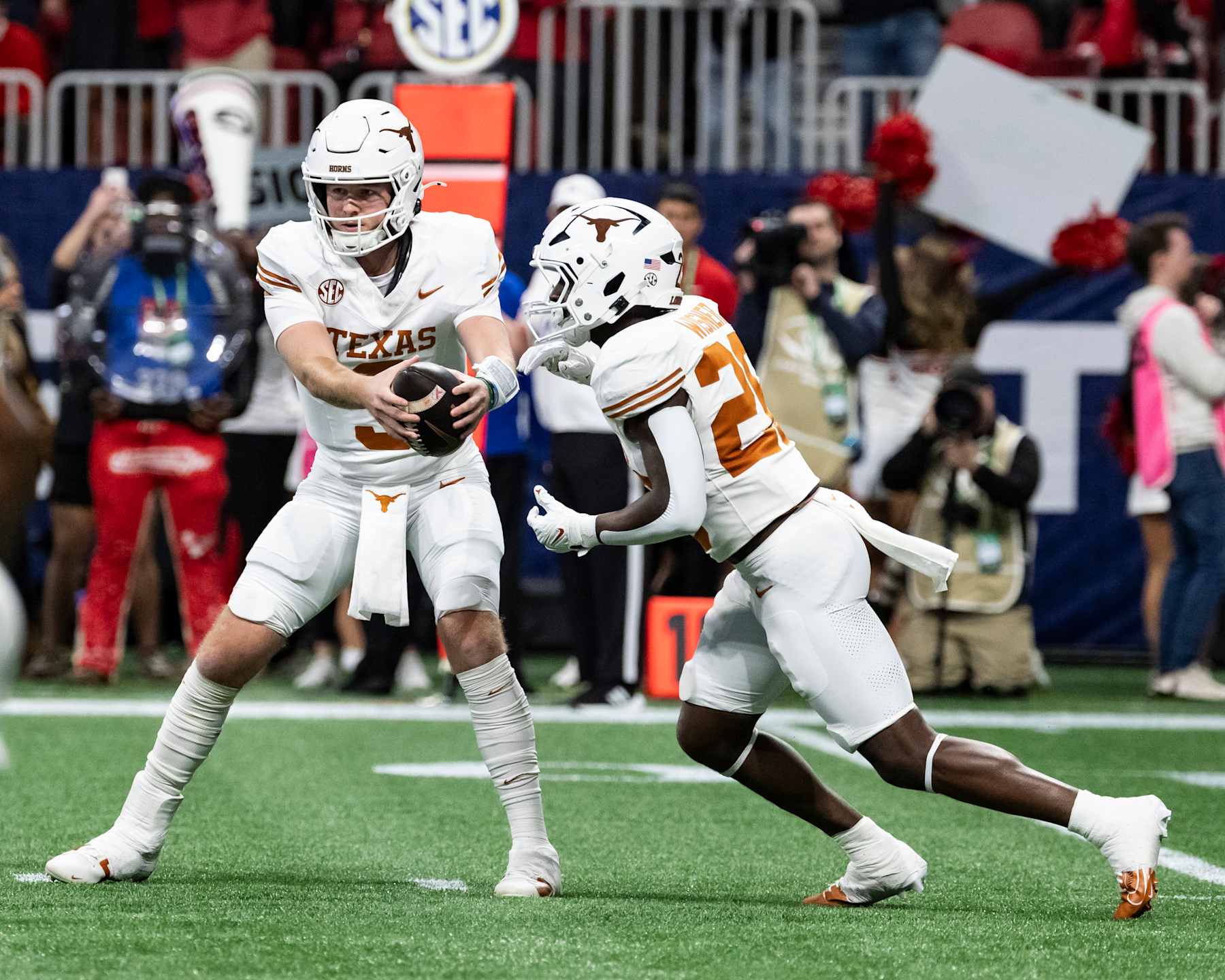 Quinn Ewers and Quintrevion Wisner