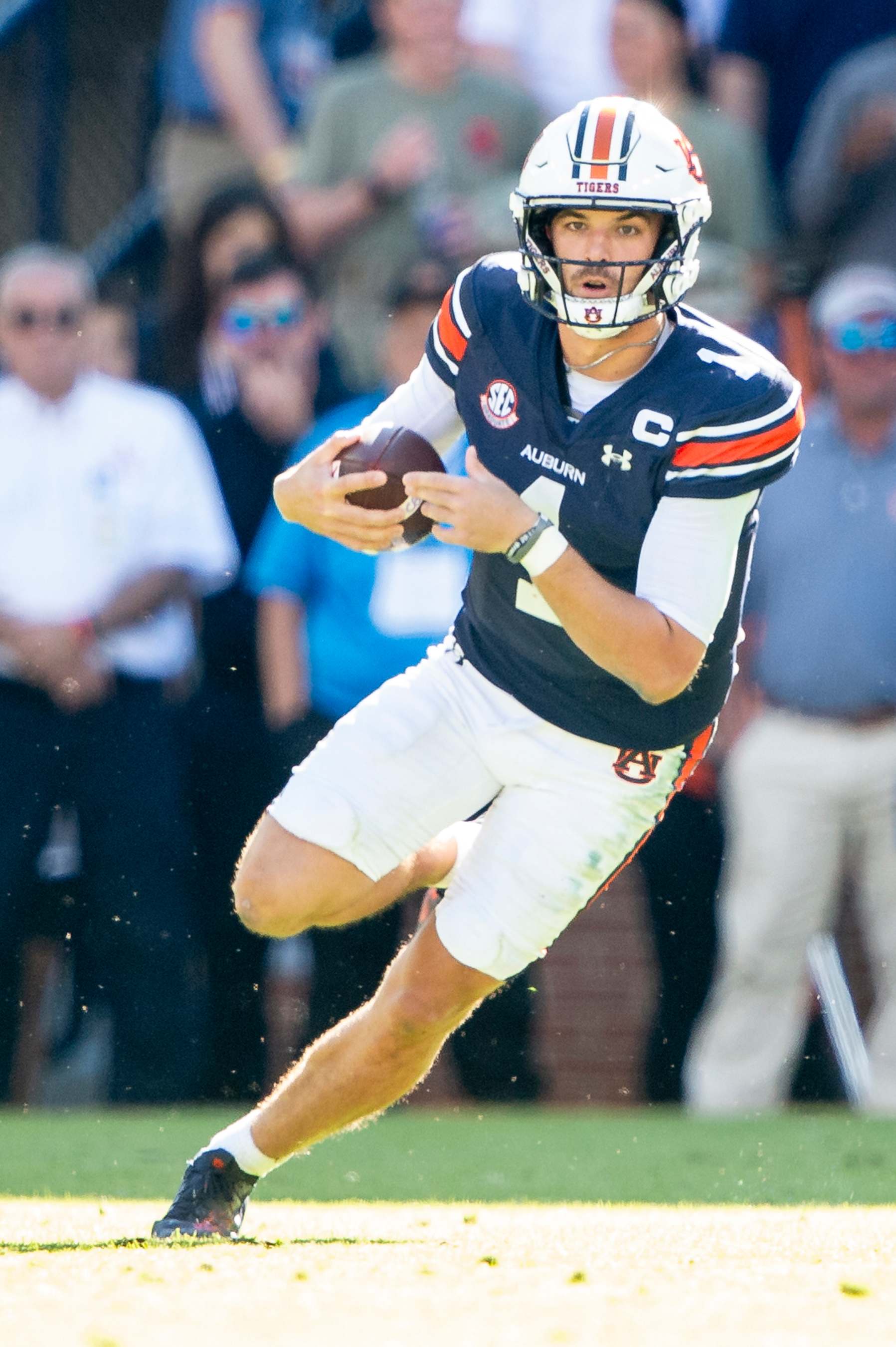 AUBURN, ALABAMA - NOVEMBER 16: Quarterback Payton Thorne #1 of the Auburn Tigers during the game against the Louisiana Monroe Warhawks at Jordan-Hare Stadium on November 16, 2024 in Auburn, Alabama. (Photo by Michael Chang/Getty Images)