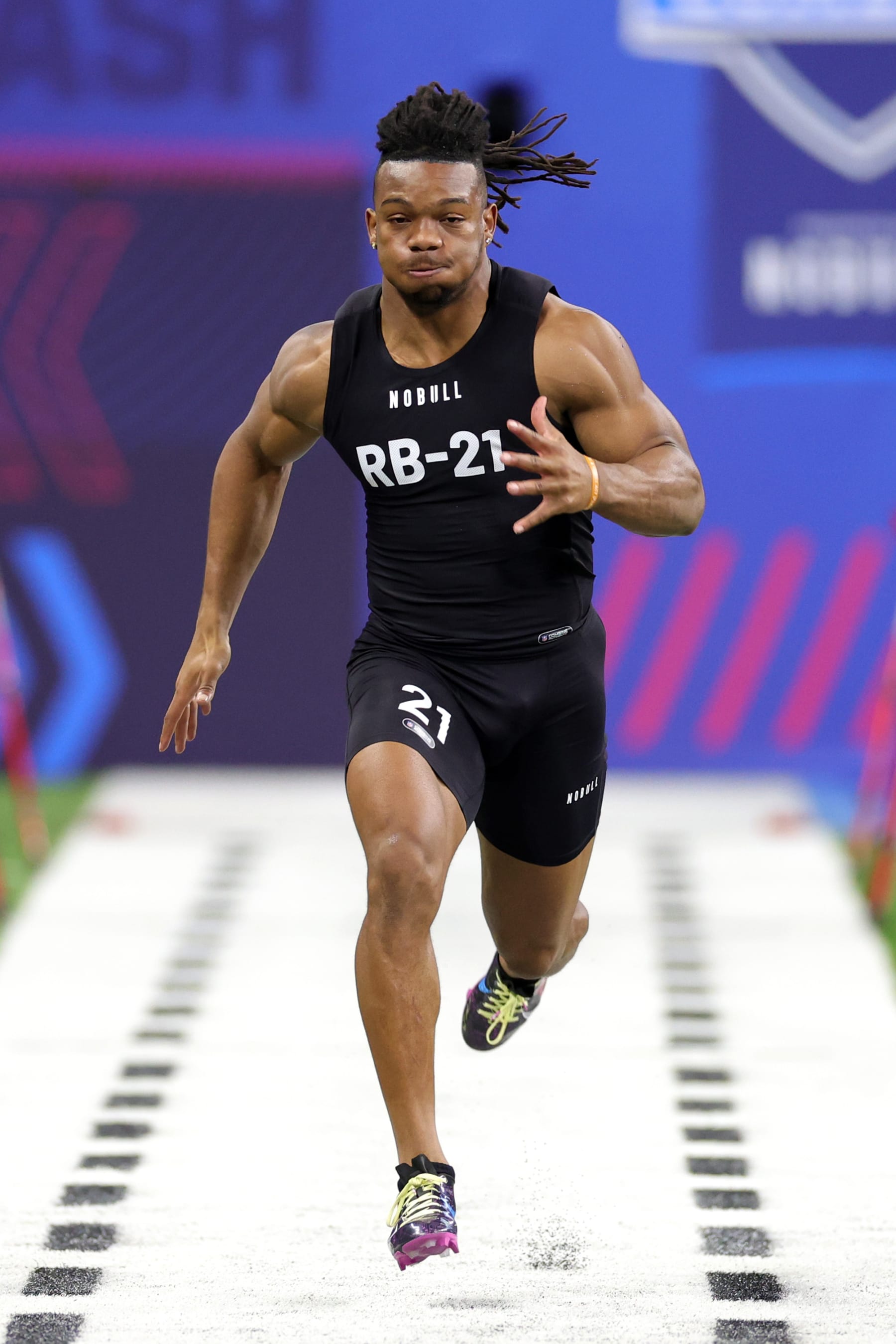 INDIANAPOLIS, INDIANA - MARCH 05: Bijan Robinson of Texas participates in the 40-yard dash during the NFL Combine at Lucas Oil Stadium on March 05, 2023 in Indianapolis, Indiana. (Photo by Stacy Revere/Getty Images)