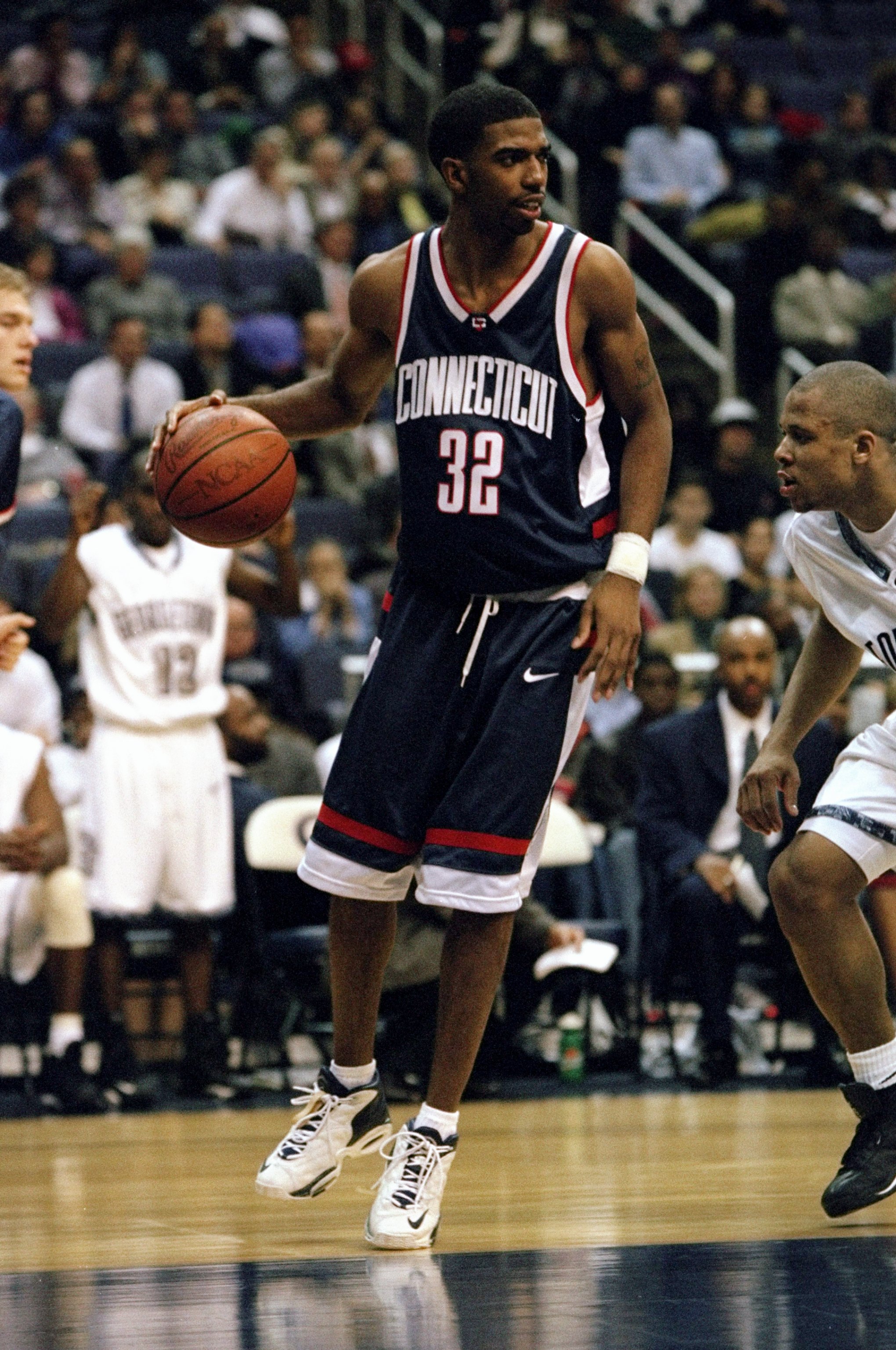 25 Jan 1999: Richard Hamilton #32 of the Connecticut Huskies dribbles during the game against the Georgetown Hoyas at the MCI Center in Washington, D.C. The Huskies defeated the Hoyas 78-71. Mandatory Credit: Ezra O. Shaw  /Allsport