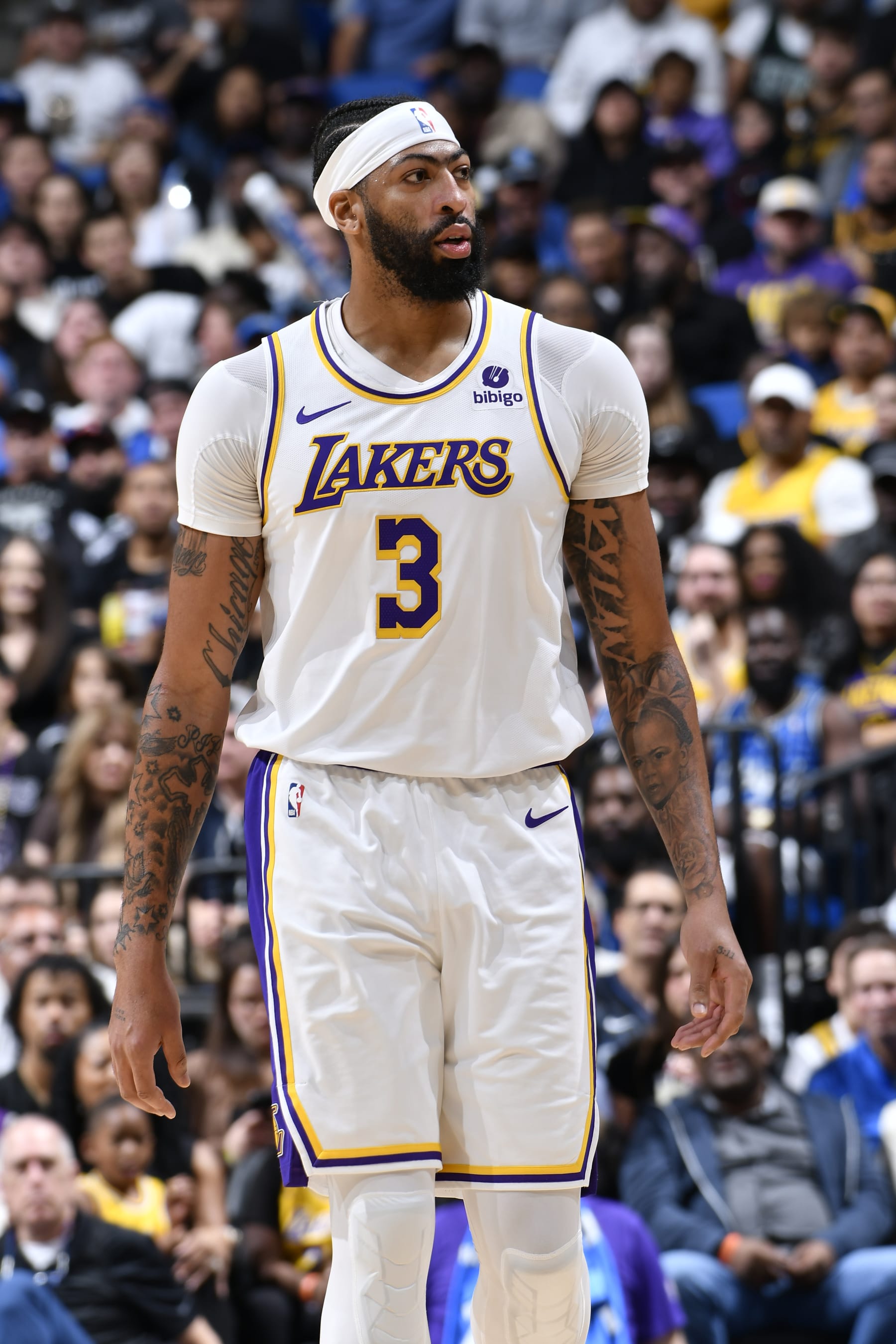 ORLANDO, FL - NOVEMBER 4: Anthony Davis #3 of the Los Angeles Lakers looks on during the game against the Orlando Magic on November 4, 2023 at Amway Center in Orlando, Florida. NOTE TO USER: User expressly acknowledges and agrees that, by downloading and or using this photograph, User is consenting to the terms and conditions of the Getty Images License Agreement. Mandatory Copyright Notice: Copyright 2023 NBAE (Photo by Fernando Medina/NBAE via Getty Images)