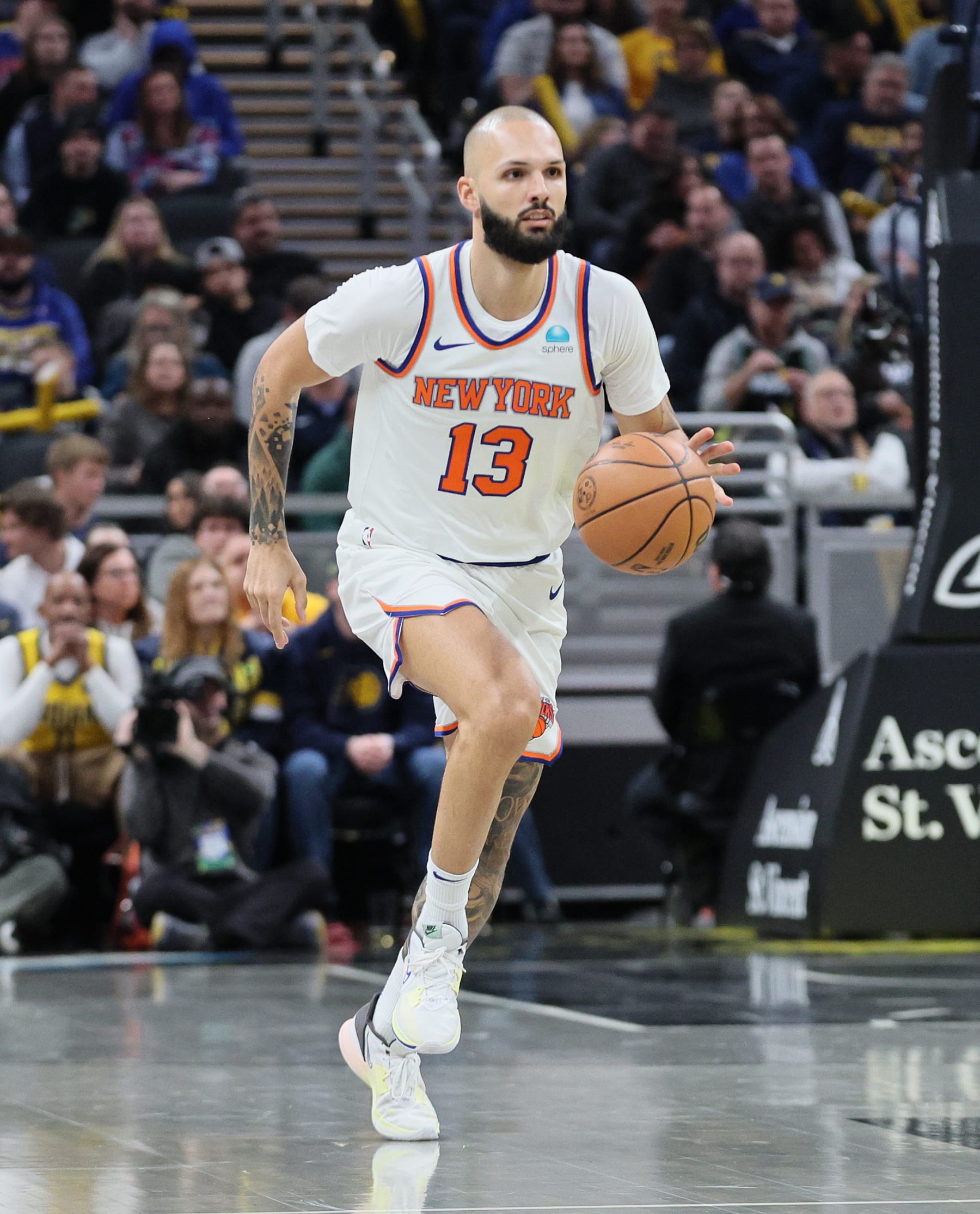 INDIANAPOLIS, INDIANA - DECEMBER 30: Evan Fournier #13 of the New York Knicks dribbles the ball against the Indiana Pacers at Gainbridge Fieldhouse on December 30, 2023 in Indianapolis, Indiana.  NOTE TO USER: User expressly acknowledges and agrees that, by downloading and or using this photograph, User is consenting to the terms and conditions of the Getty Images License Agreement.  (Photo by Andy Lyons/Getty Images)