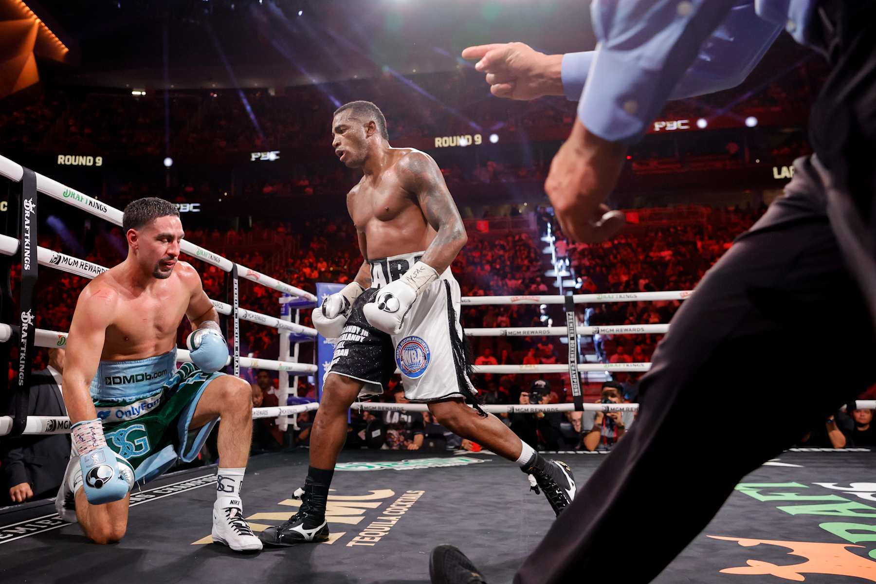 LAS VEGAS, NEVADA - SEPTEMBER 14: Danny Garcia takes a knee after being punched by WBA middleweight world champion Erislandy Lara during the ninth round of a title fight at T-Mobile Arena on September 14, 2024 in Las Vegas, Nevada. (Photo by Steve Marcus/Getty Images)