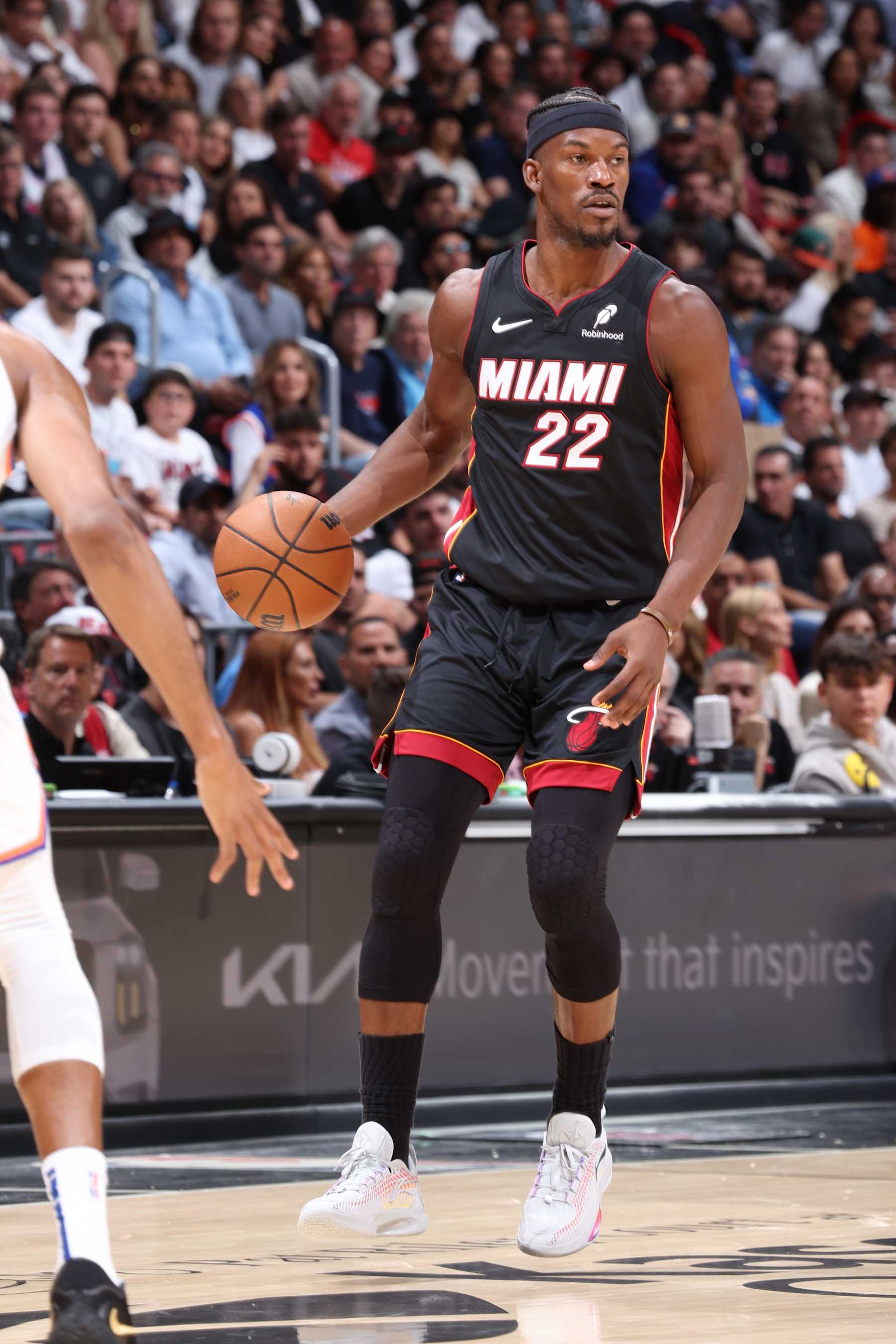 MIAMI, FL - OCTOBER 30: Jimmy Butler #22 of the Miami Heat handles the ball during the game against the New York Knicks on October 30, 2024 at Kaseya Center in Miami, Florida. NOTE TO USER: User expressly acknowledges and agrees that, by downloading and or using this Photograph, user is consenting to the terms and conditions of the Getty Images License Agreement. Mandatory Copyright Notice: Copyright 2024 NBAE (Photo by Jeff Haynes/NBAE via Getty Images)