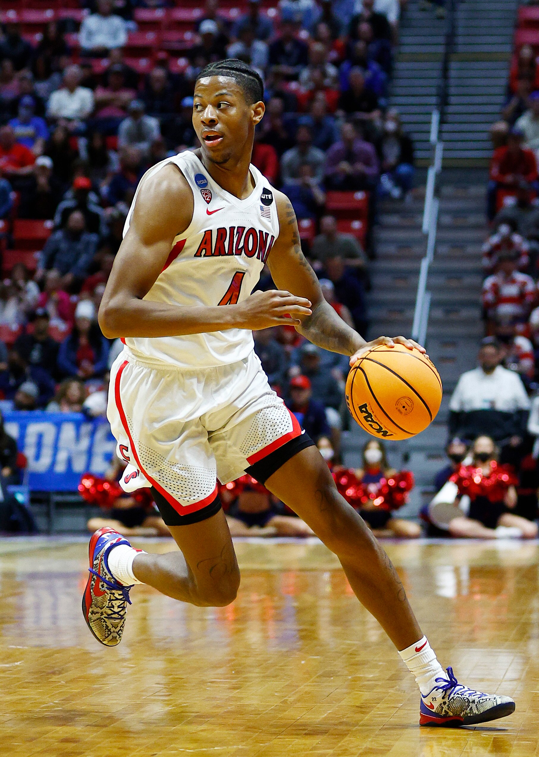 SAN DIEGO, CALIFORNIA - MARCH 20: Dalen Terry #4 of the Arizona Wildcats dribbles during the first half against the TCU Horned Frogs in the second round game of the 2022 NCAA Men's Basketball Tournament at Viejas Arena at San Diego State University on March 20, 2022 in San Diego, California. (Photo by Ronald Martinez/Getty Images)