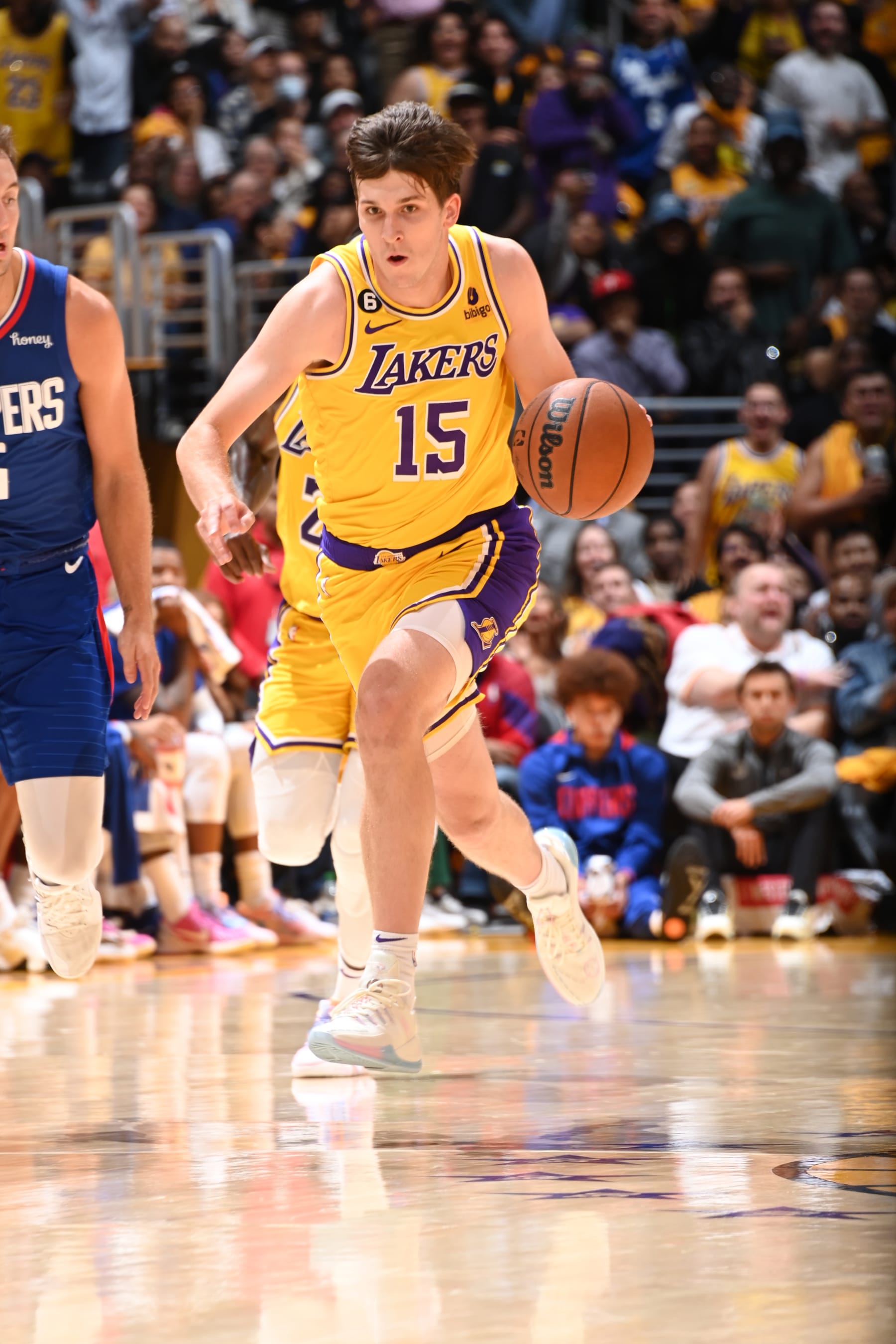 LOS ANGELES, CA - OCTOBER 20: Austin Reaves #15 of the Los Angeles Lakers dribbles the ball during the game against the LA Clippers on October 20, 2022 at Crypto.com Arena in Los Angeles, California. NOTE TO USER: User expressly acknowledges and agrees that, by downloading and/or using this Photograph, user is consenting to the terms and conditions of the Getty Images License Agreement. Mandatory Copyright Notice: Copyright 2022 NBAE (Photo by Andrew D. Bernstein/NBAE via Getty Images)