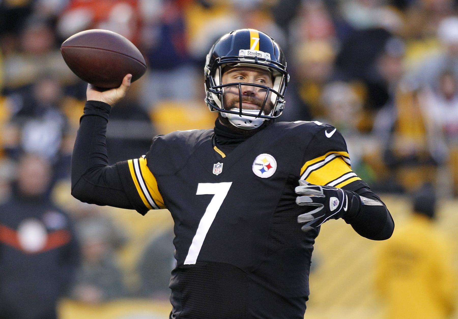 PITTSBURGH, PA - DECEMBER 20:  Ben Roethlisberger #7 of the Pittsburgh Steelers in action during the game against the Denver Broncos on December 20, 2015 at Heinz Field in Pittsburgh, Pennsylvania.  (Photo by Justin K. Aller/Getty Images) 