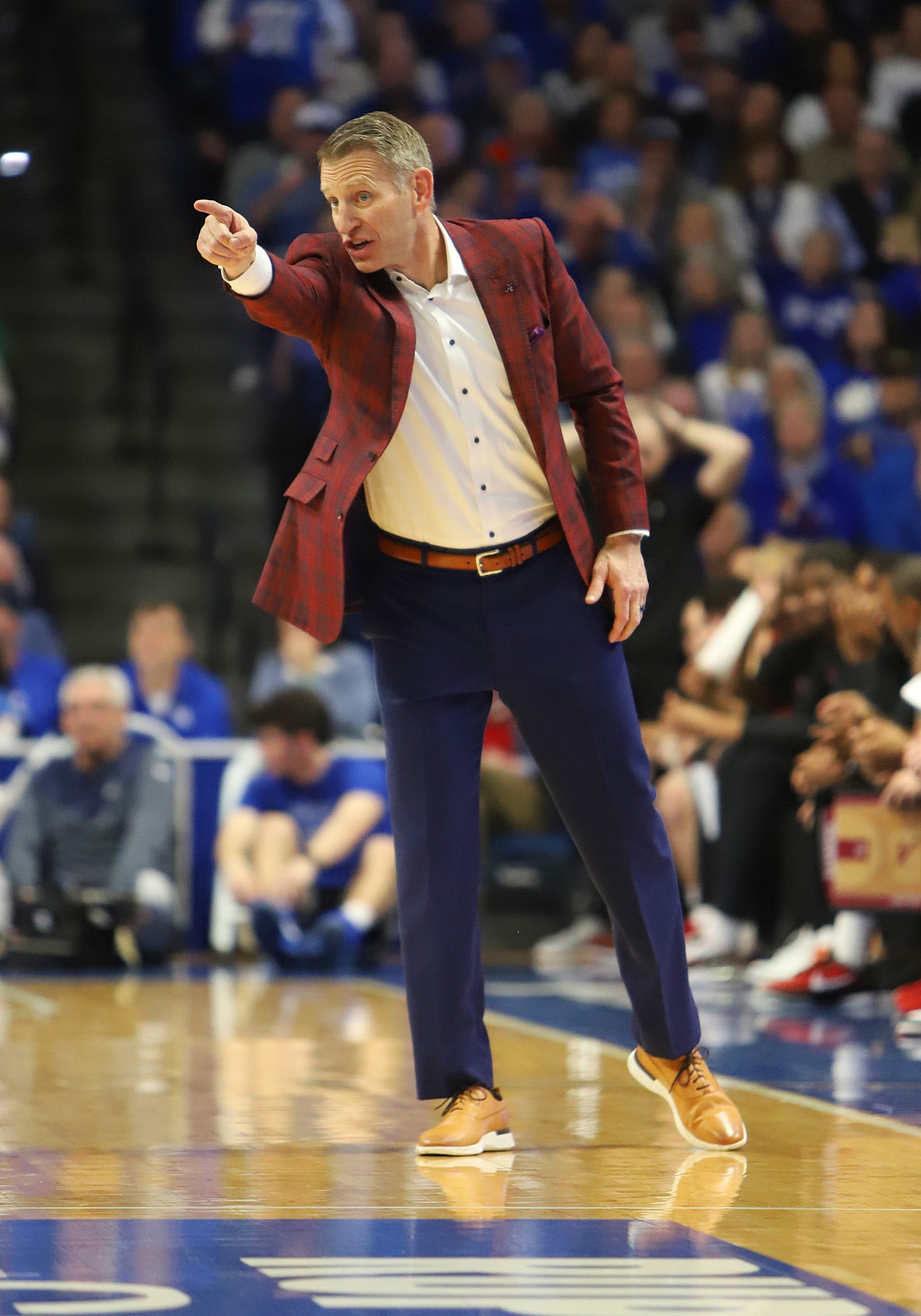 LEXINGTON, KY - FEBRUARY 24: Alabama Crimson Tide head coach Nate Oats in a game between the Alabama Crimson Tide and the Kentucky Wildcats on February 24, 2024, at Rupp Arena in Lexington, KY. (Photo by Jeff Moreland/Icon Sportswire via Getty Images)