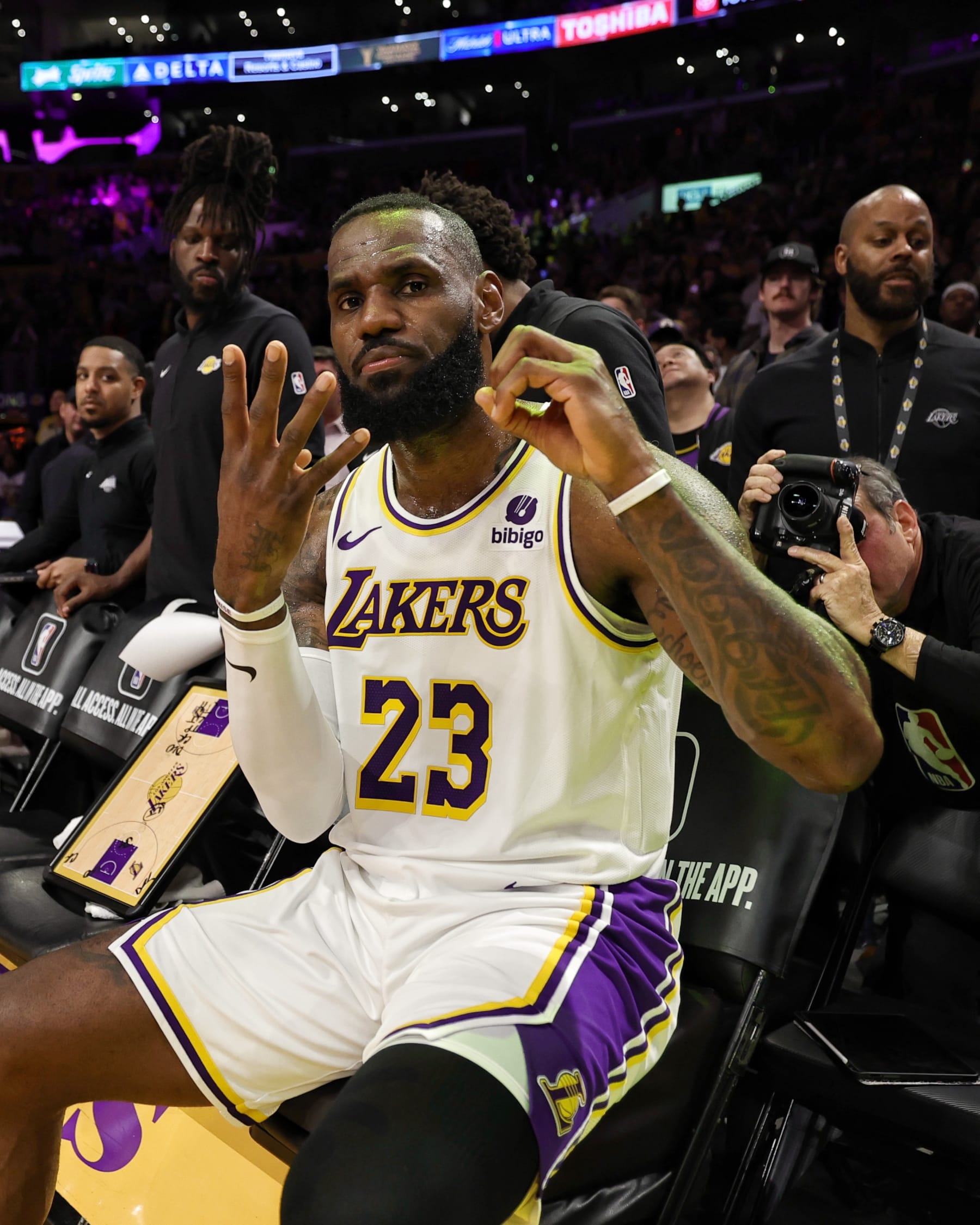 LOS ANGELES, CA - MARCH 2: LeBron James #23 of the Los Angeles Lakers celebrates 40,000 career points during the game against the Denver Nuggets on March 2, 2024 at Crypto.Com Arena in Los Angeles, California. NOTE TO USER: User expressly acknowledges and agrees that, by downloading and/or using this Photograph, user is consenting to the terms and conditions of the Getty Images License Agreement. Mandatory Copyright Notice: Copyright 2024 NBAE (Photo by Jim Poorten/NBAE via Getty Images)