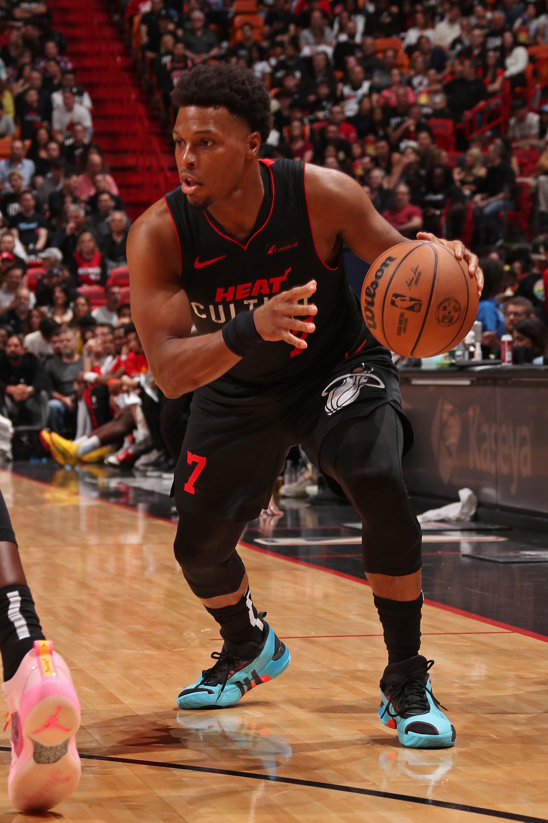 MIAMI, FL - JANUARY 19: Kyle Lowry #7 of the Miami Heat handles the ball during the game against the Atlanta Hawks on January 19, 2024 at Kaseya Center in Miami, Florida. NOTE TO USER: User expressly acknowledges and agrees that, by downloading and or using this Photograph, user is consenting to the terms and conditions of the Getty Images License Agreement. Mandatory Copyright Notice: Copyright 2024 NBAE (Photo by Issac Baldizon/NBAE via Getty Images)