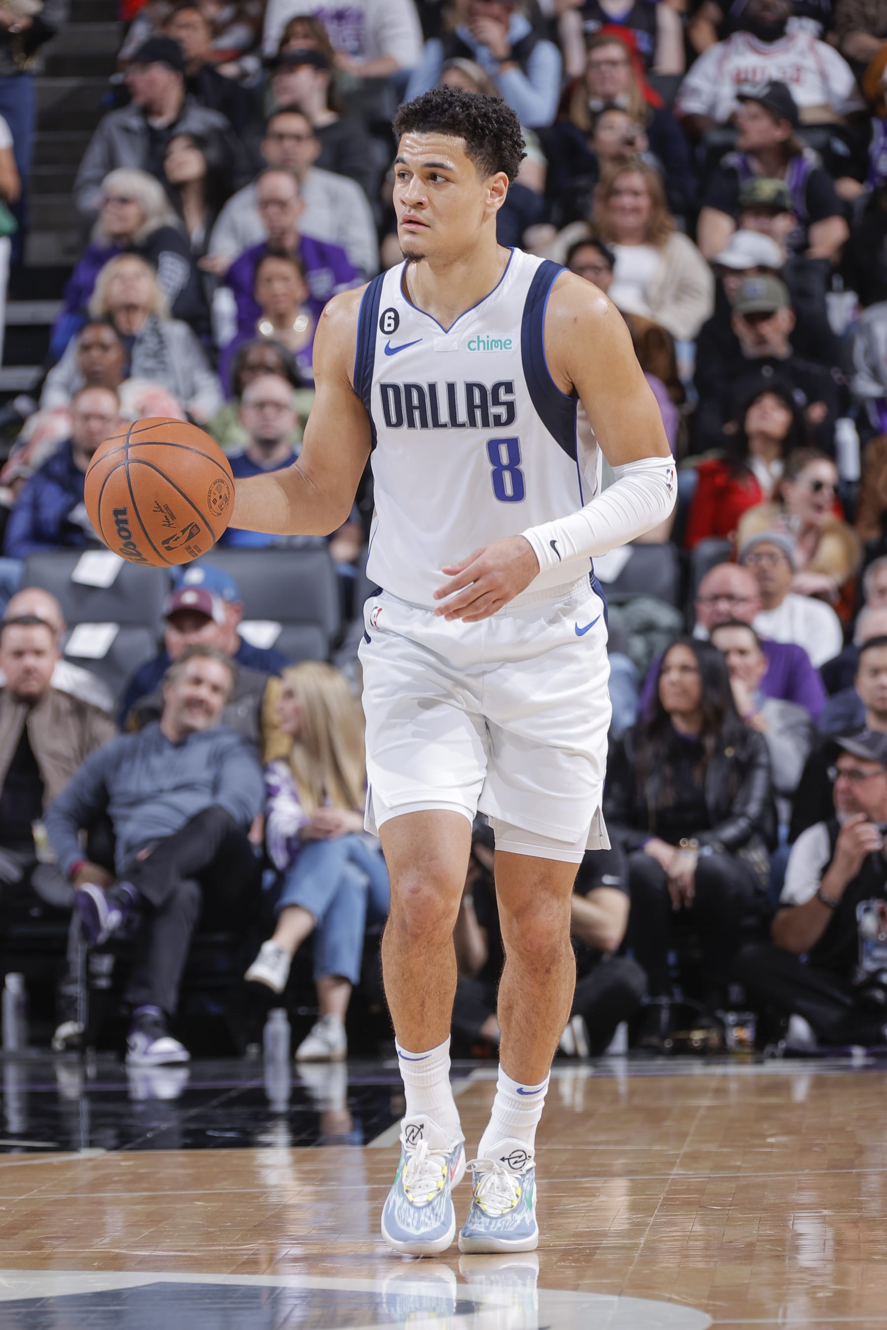SACRAMENTO, CA - FEBUARY 10:  Josh Green #8 of the Dallas Mavericks handles the ball during the game on Febuary 10, 2023 at Golden 1 Center in Sacramento, California. NOTE TO USER: User expressly acknowledges and agrees that, by downloading and or using this Photograph, user is consenting to the terms and conditions of the Getty Images License Agreement. Mandatory Copyright Notice: Copyright 2023 NBAE (Photo by Rocky Widner/NBAE via Getty Images)