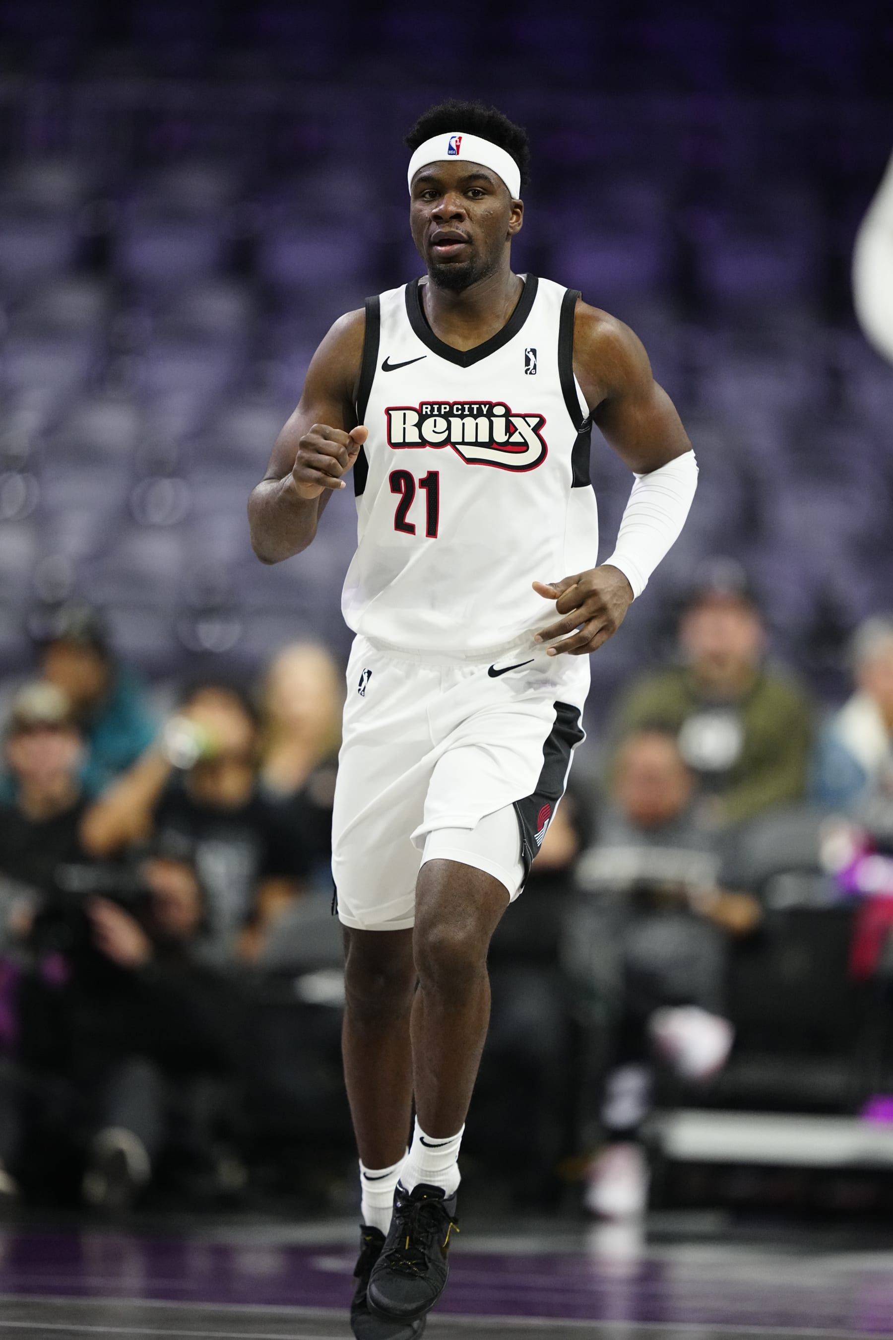 LAS VEGAS, NV - DECEMBER 14: Terence Davis #21 of the Rip City Remix looks on during the game against G League Ignite on December 14, 2023 at The Dollar Loan Center in Las Vegas, Nevada. NOTE TO USER: User expressly acknowledges and agrees that, by downloading and or using this photograph, User is consenting to the terms and conditions of the Getty Images License Agreement. Mandatory Copyright Notice: Copyright 2023 NBAE (Photo by Louis Grasse/NBAE via Getty Images)
