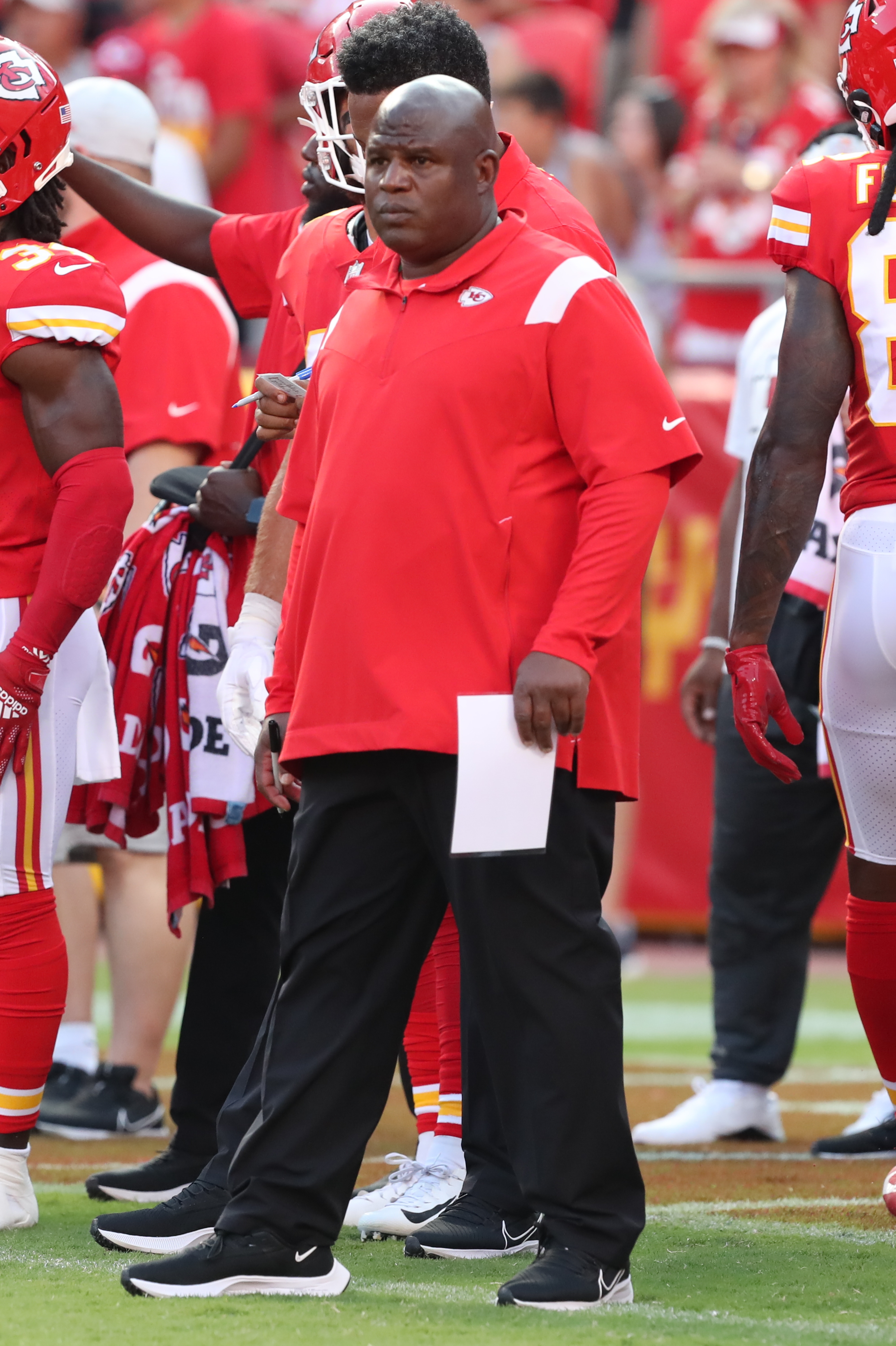 KANSAS CITY, MO - AUGUST 27: Kansas City Chiefs offensive coordinator Eric Bieniemy before an NFL preseason game between the Minnesota Vikings and Kansas City Chiefs on Aug 27, 2021 at GEHA Field at Arrowhead Stadium in Kansas City, MO. (Photo by Scott Winters/Icon Sportswire via Getty Images)
