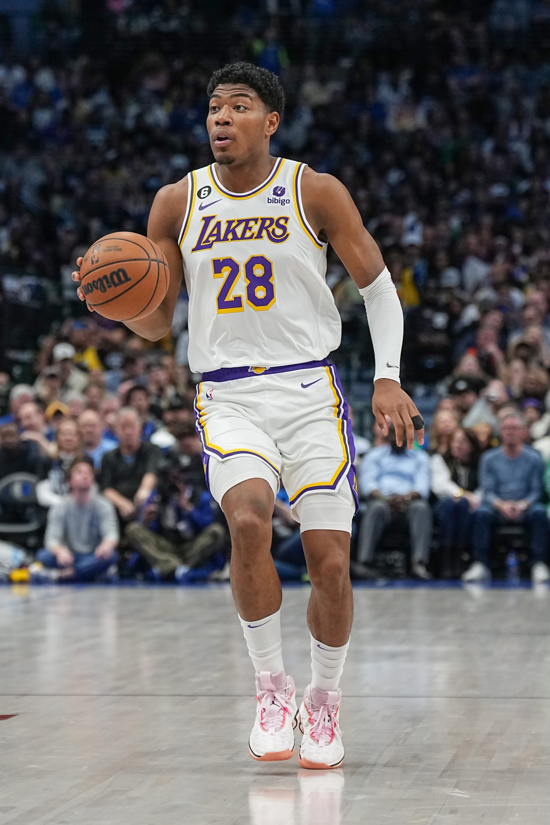 DALLAS, TX - FEBUARY 26:  Rui Hachimura #28 of the Los Angeles Lakers goes to the basket during the game on Febuary 26, 2023 at the American Airlines Center in Dallas, Texas. NOTE TO USER: User expressly acknowledges and agrees that, by downloading and or using this photograph, User is consenting to the terms and conditions of the Getty Images License Agreement. Mandatory Copyright Notice: Copyright 2023 NBAE (Photo by Glenn James/NBAE via Getty Images)