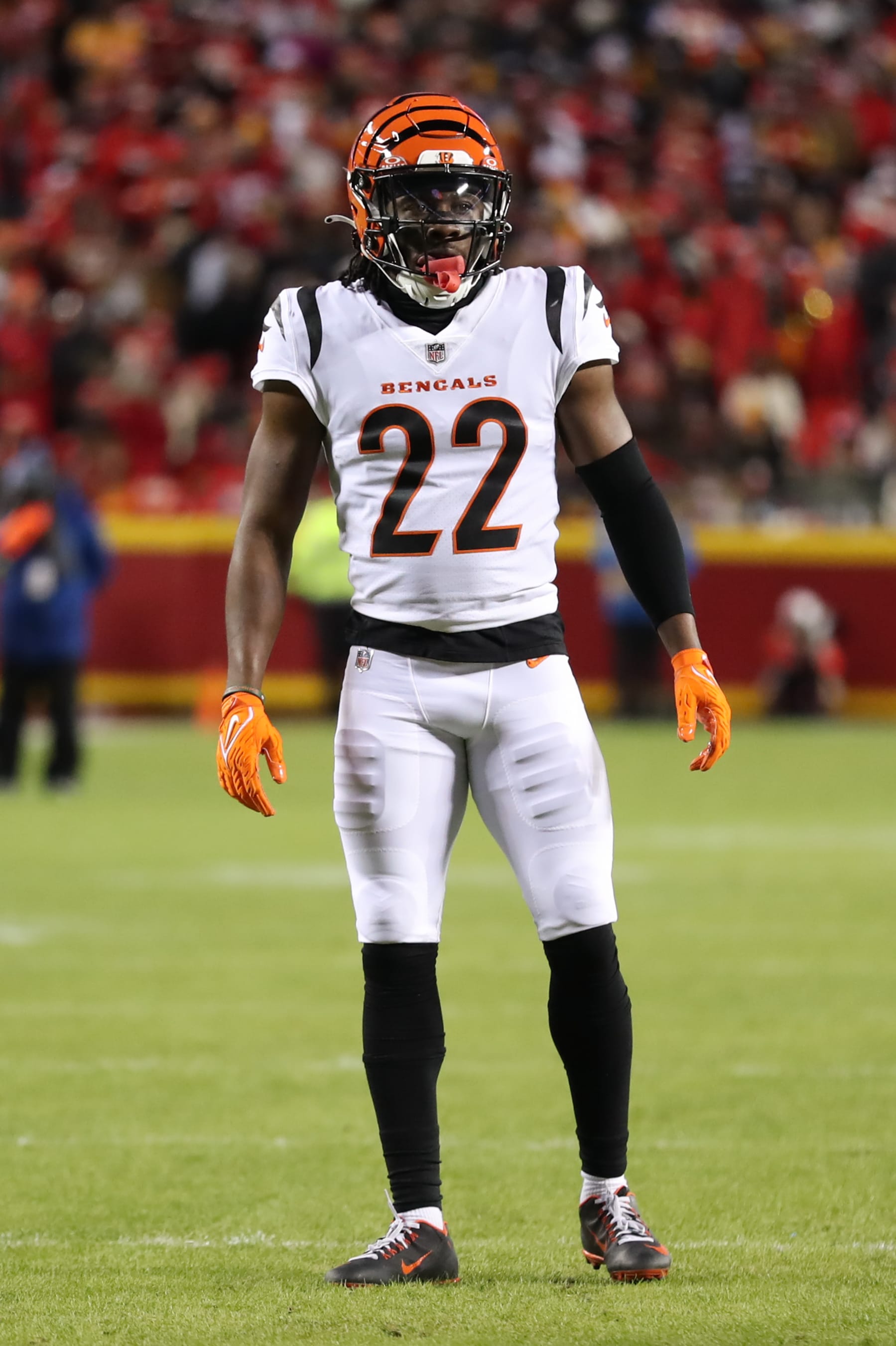 KANSAS CITY, MO - DECEMBER 31: Cincinnati Bengals cornerback Chidobe Awuzie (22) in the third quarter of an NFL game between the Cincinnati Bengals and Kansas City Chiefs on Dec 31, 2023 at GEHA Field at Arrowhead Stadium in Kansas City, MO. (Photo by Scott Winters/Icon Sportswire via Getty Images)