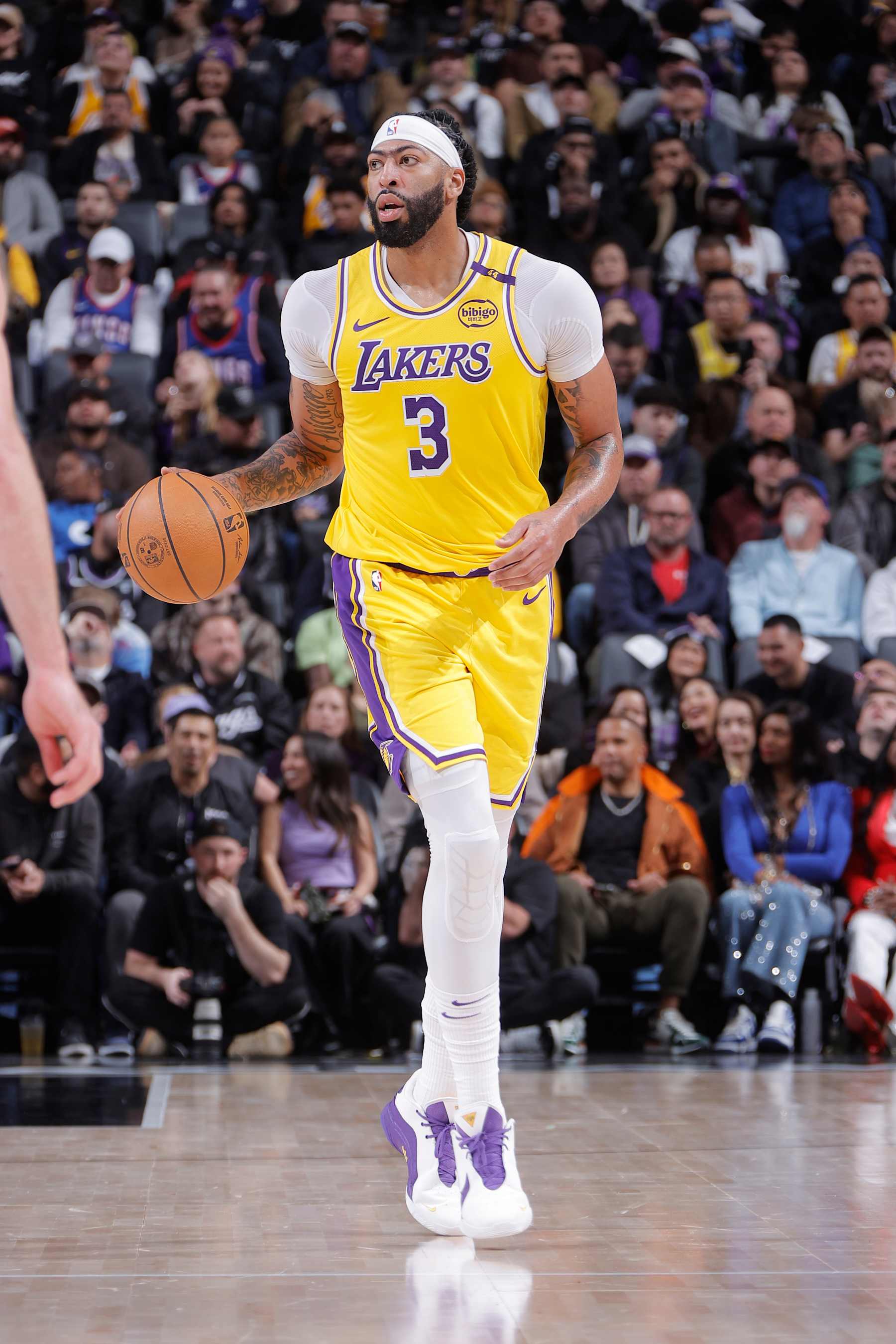 SACRAMENTO, CA - DECEMBER 19: Anthony Davis #3 of the Los Angeles Lakers dribbles the ball during the game against the Sacramento Kings on December 19, 2024 at Golden 1 Center in Sacramento, California. NOTE TO USER: User expressly acknowledges and agrees that, by downloading and or using this Photograph, user is consenting to the terms and conditions of the Getty Images License Agreement. Mandatory Copyright Notice: Copyright 2024 NBAE (Photo by Rocky Widner/NBAE via Getty Images)