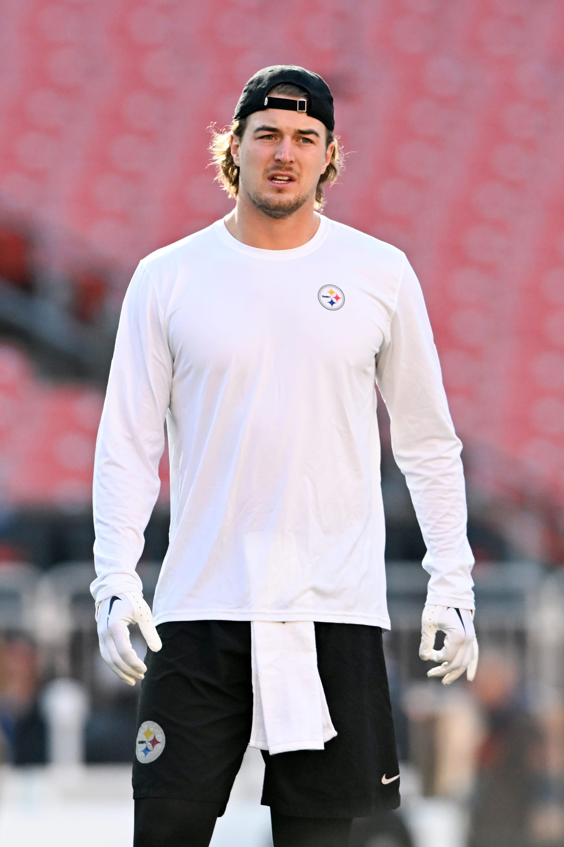 CLEVELAND, OHIO - NOVEMBER 19: Kenny Pickett #8 of the Pittsburgh Steelers warms up prior to a game against the Cleveland Browns at Cleveland Browns Stadium on November 19, 2023 in Cleveland, Ohio. (Photo by Nick Cammett/Diamond Images via Getty Images)