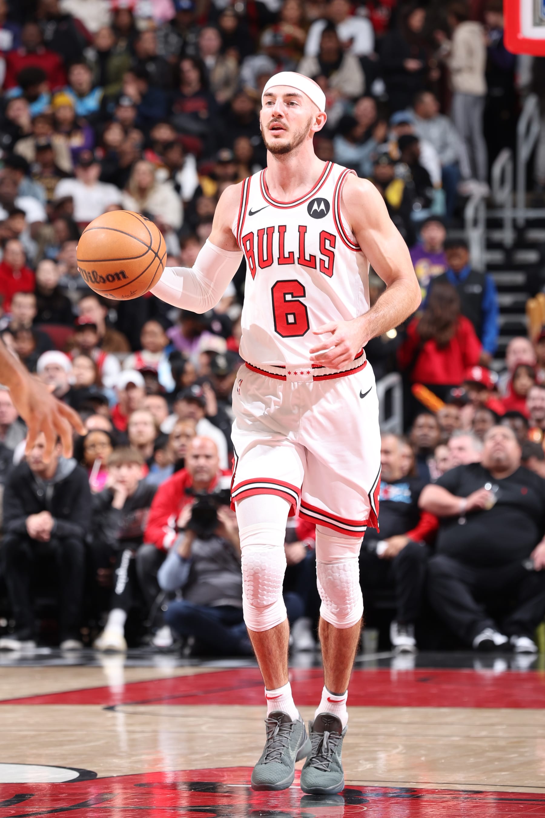 CHICAGO, IL - DECEMBER 20:  Alex Caruso #6 of the Chicago Bulls handles the ball during the game against the Los Angeles Lakers on December 20, 2023 at United Center in Chicago, Illinois. NOTE TO USER: User expressly acknowledges and agrees that, by downloading and or using this photograph, User is consenting to the terms and conditions of the Getty Images License Agreement. Mandatory Copyright Notice: Copyright 2023 NBAE (Photo by Jeff Haynes/NBAE via Getty Images)