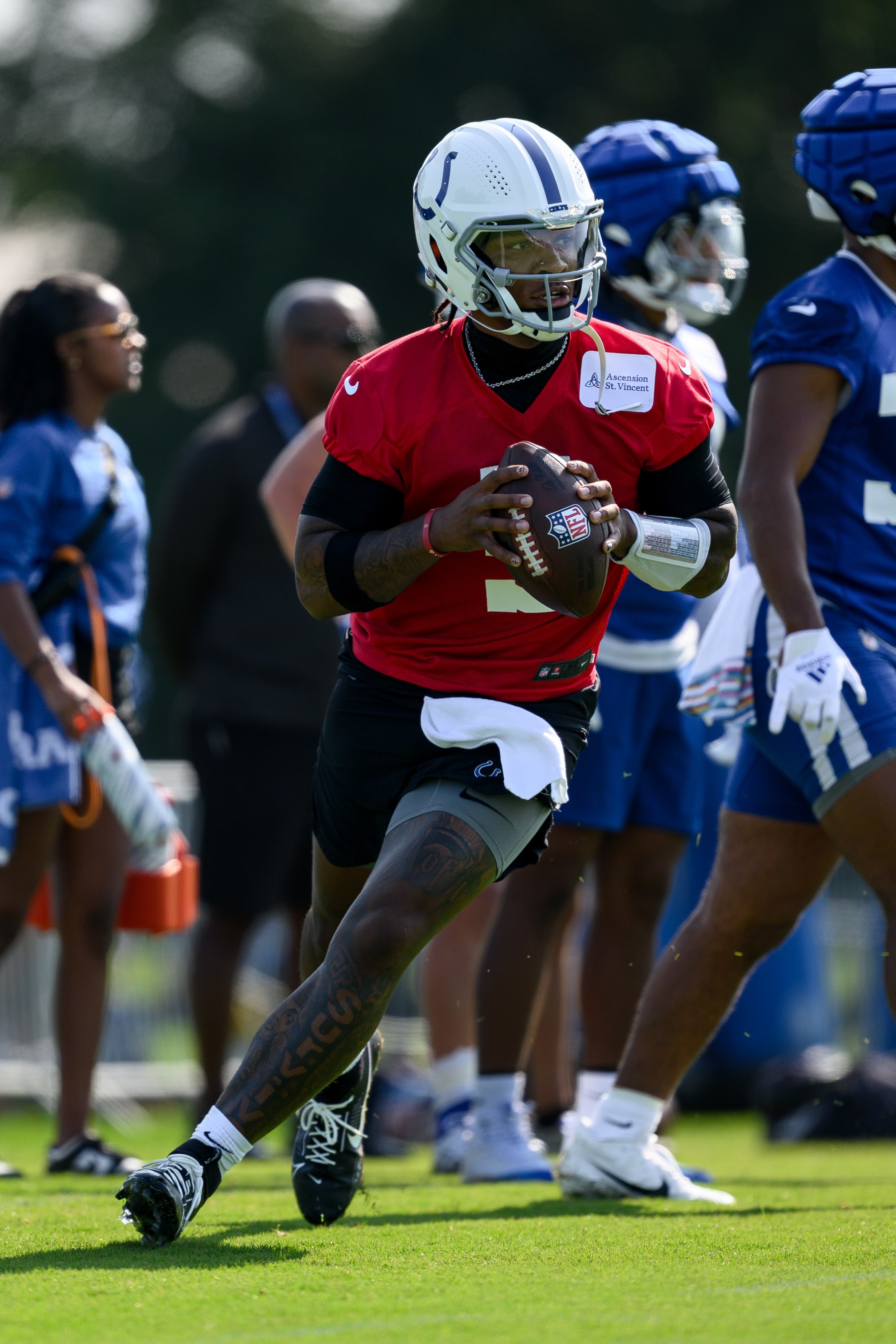 WESTFIELD, IN - JULY 27: Indianapolis Colts quarterback Anthony Richardson (5) runs through a drill during the Indianapolis Colts training camp practice on July 27, 2024 at the Grand Park Sports Campus in Westfield, IN. (Photo by Zach Bolinger/Icon Sportswire via Getty Images)