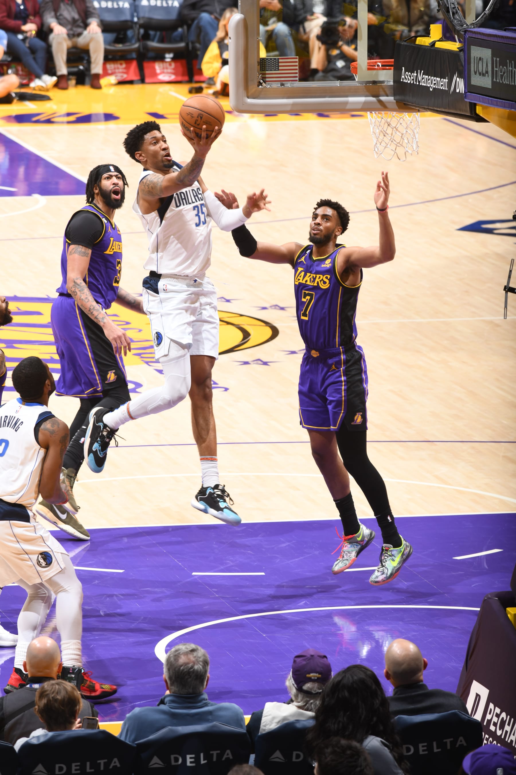 LOS ANGELES, CA - MARCH 17: Christian Wood #35 of the Dallas Mavericks drives to the basket during the game against the Los Angeles Lakers on March 17, 2023 at Crypto.Com Arena in Los Angeles, California. NOTE TO USER: User expressly acknowledges and agrees that, by downloading and/or using this Photograph, user is consenting to the terms and conditions of the Getty Images License Agreement. Mandatory Copyright Notice: Copyright 2023 NBAE (Photo by Andrew D. Bernstein/NBAE via Getty Images)