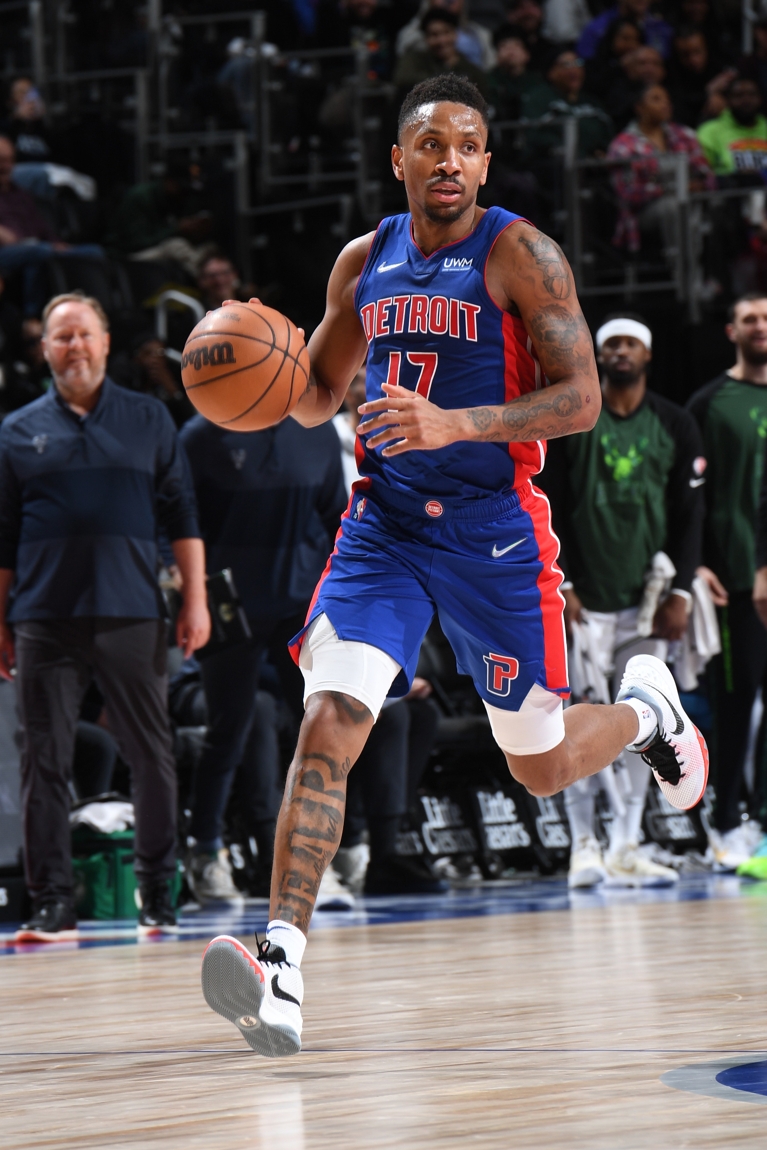 DETROIT, MI - APRIL 8: Rodney McGruder #17 of the Detroit Pistons moves the ball during the game against the Milwaukee Bucks on April 8, 2022 at Little Caesars Arena in Detroit, Michigan. NOTE TO USER: User expressly acknowledges and agrees that, by downloading and/or using this photograph, User is consenting to the terms and conditions of the Getty Images License Agreement. Mandatory Copyright Notice: Copyright 2022 NBAE (Photo by Chris Schwegler/NBAE via Getty Images)