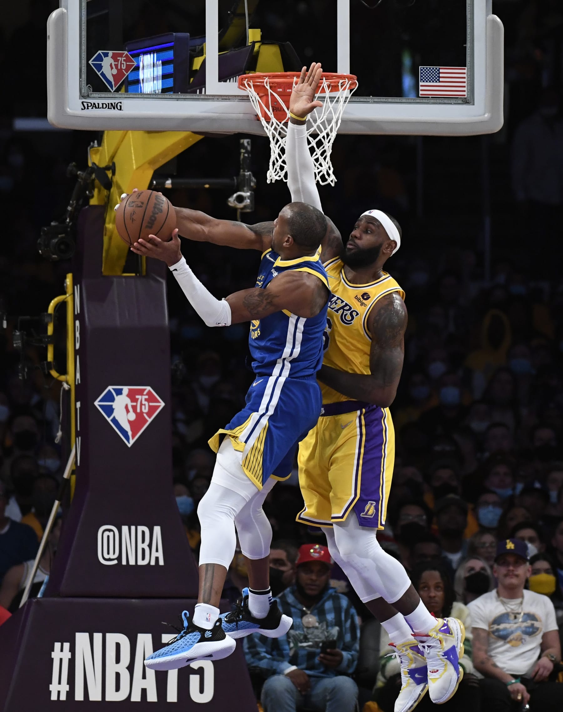 LOS ANGELES, CA - OCTOBER 19: LeBron James #6 of the Los Angeles Lakers defends Andre Iguodala #9 of the Golden State Warriors during the second half of a game at Staples Center on October 19, 2021 in Los Angeles, California. NOTE TO USER: User expressly acknowledges and agrees that, by downloading and/or using this Photograph, user is consenting to the terms and conditions of the Getty Images License Agreement. (Photo by Kevork Djansezian/Getty Images)