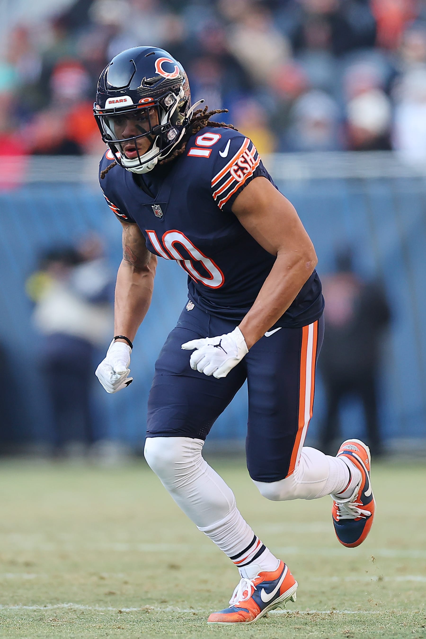 CHICAGO, ILLINOIS - JANUARY 08: Chase Claypool #10 of the Chicago Bears in action against the Minnesota Vikings at Soldier Field on January 08, 2023 in Chicago, Illinois. (Photo by Michael Reaves/Getty Images)