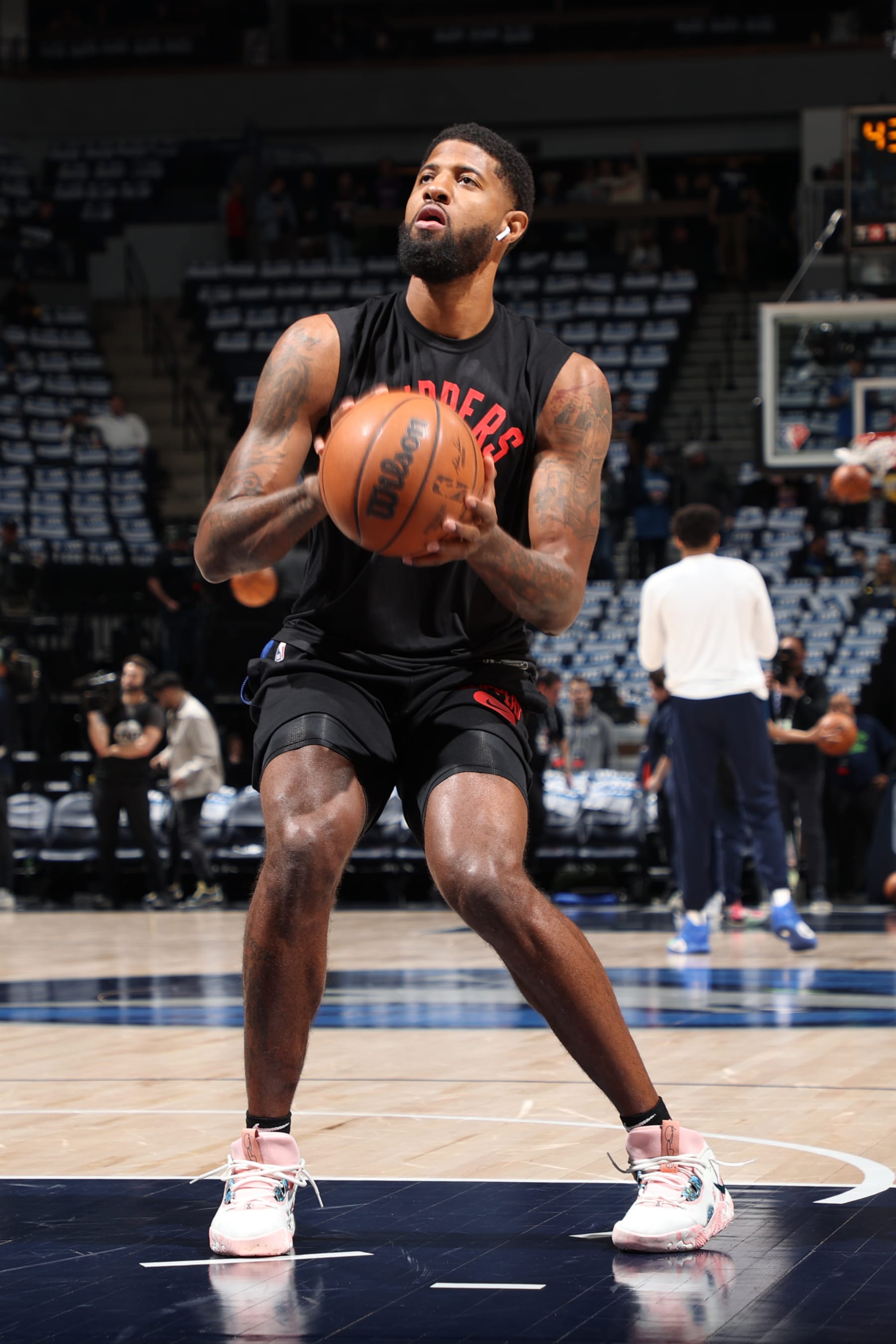 MINNEAPOLIS, MN -  APRIL 12: Paul George #13 of the LA Clippers warms up before the 2022 Play-In Tournament on April 12, 2022 at Target Center in Minneapolis, Minnesota. NOTE TO USER: User expressly acknowledges and agrees that, by downloading and or using this Photograph, user is consenting to the terms and conditions of the Getty Images License Agreement. Mandatory Copyright Notice: Copyright 2022 NBAE (Photo by David Sherman/NBAE via Getty Images)