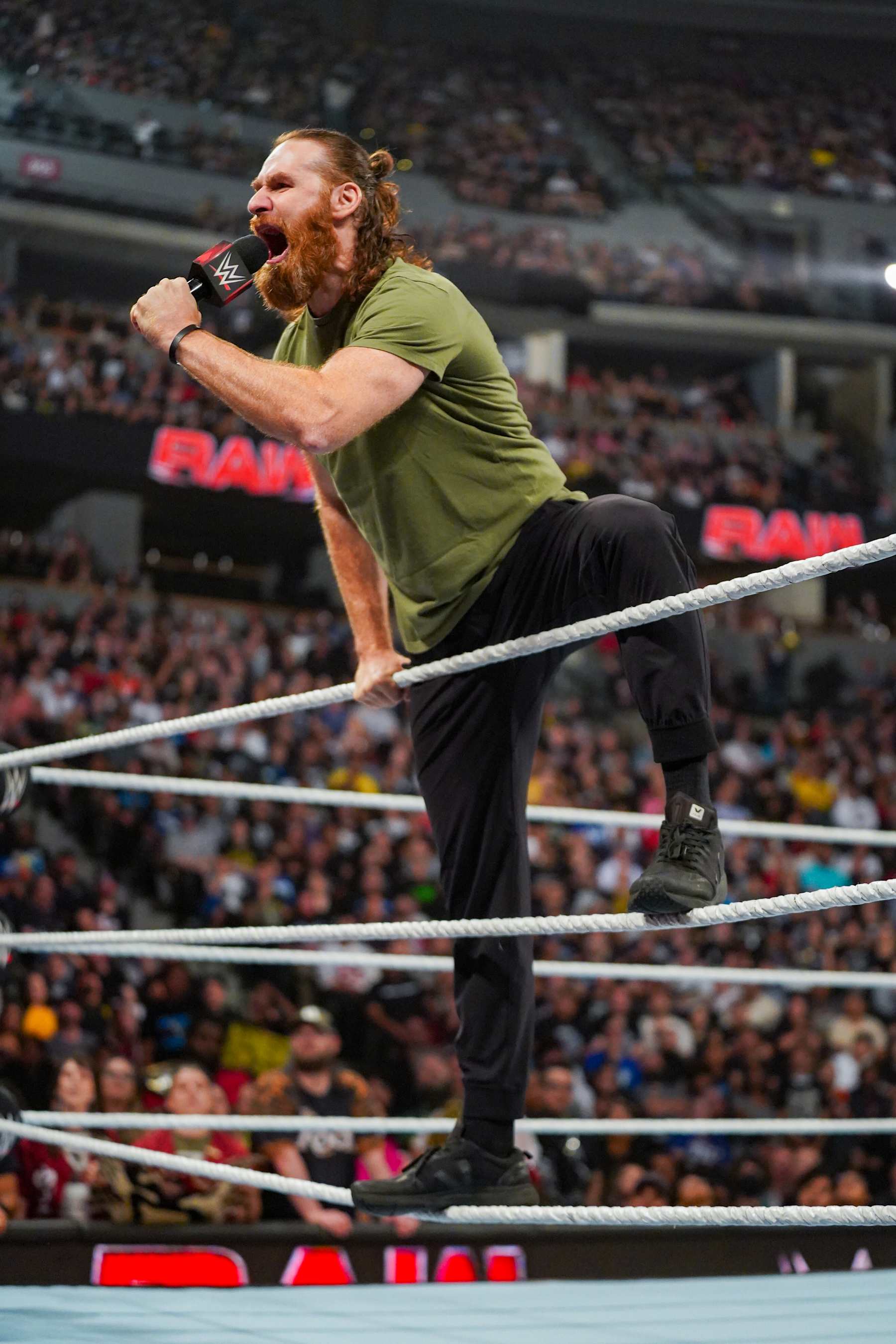 DENVER, COLORADO - SEPTEMBER 2: Sami Zayn challengers The World Heaveyweight Champion, GUNTHER during Monday Night RAW at Ball Arena on September 2, 2024 in Denver, Colorado.  (Photo by WWE/Getty Images)