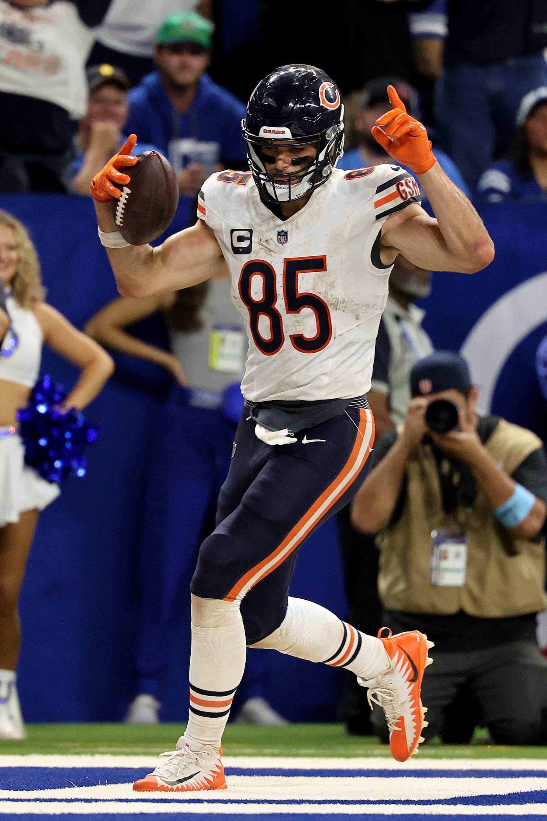 INDIANAPOLIS, INDIANA - SEPTEMBER 22: Cole Kmet #85 of the Chicago Bears celebrates after scoring a touchdown against the Indianapolis Colts during the fourth quarter of the game at Lucas Oil Stadium on September 22, 2024 in Indianapolis, Indiana. (Photo by Michael Hickey/Getty Images)