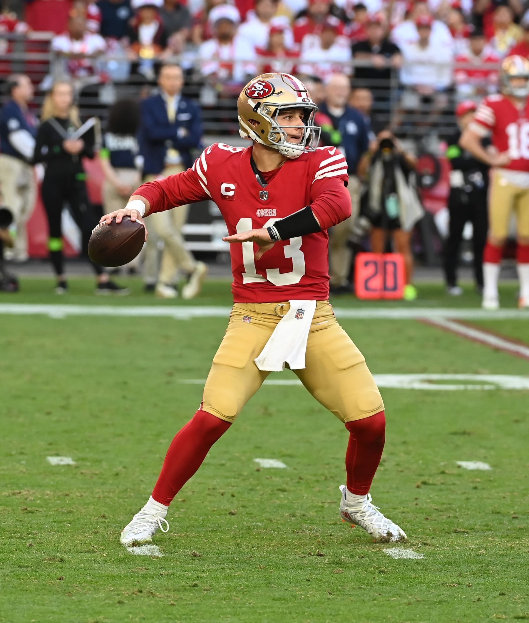 GLENDALE, ARIZONA - DECEMBER 17: Brock Purdy #13 of the San Francisco 49ers throws the ball against the Arizona Cardinals at State Farm Stadium on December 17, 2023 in Glendale, Arizona. (Photo by Norm Hall/Getty Images)