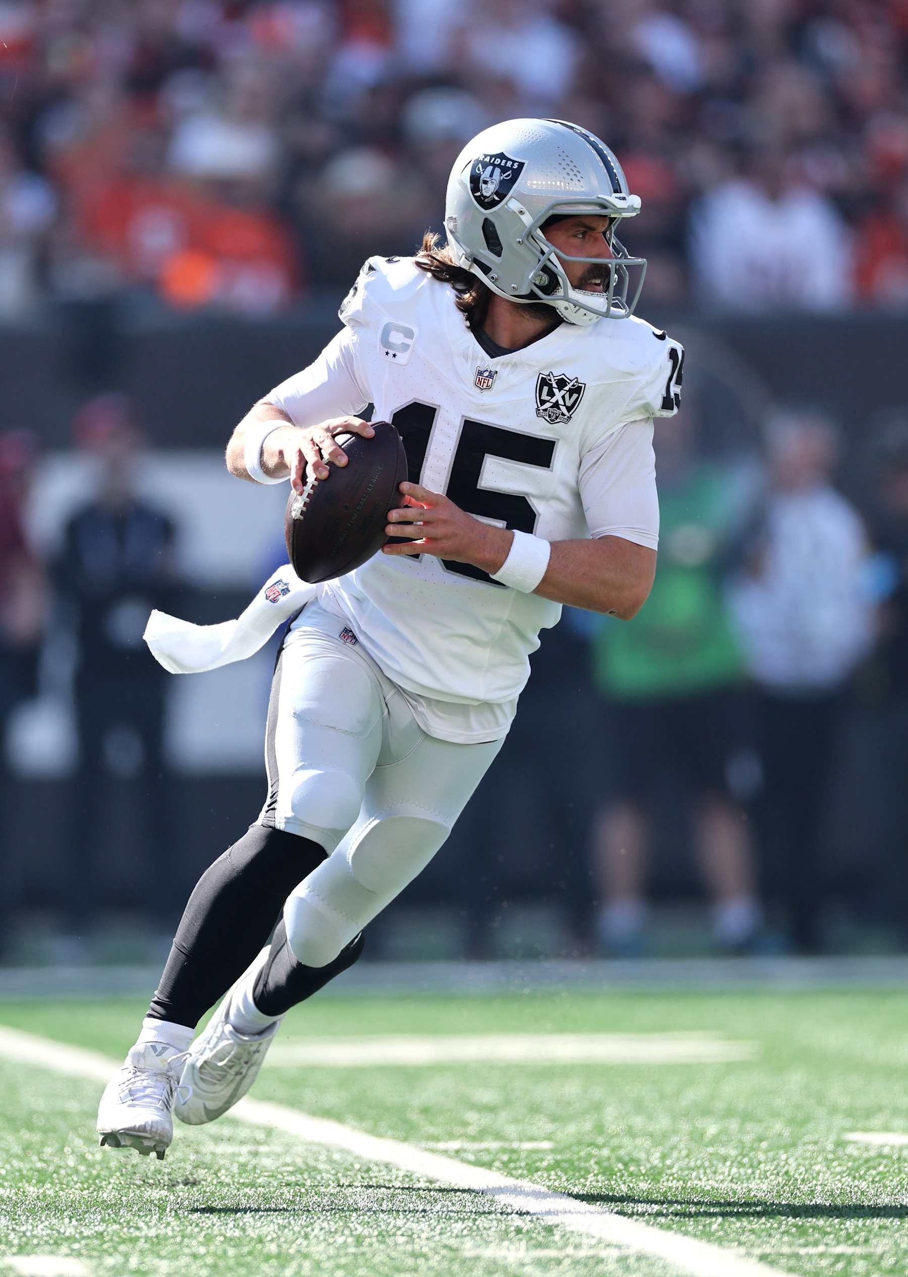 CINCINNATI, OHIO - NOVEMBER 03: Gardner Minshew #15 of the Las Vegas Raiders looks to pass in the first quarter of a game against the Cincinnati Bengals at Paycor Stadium on November 03, 2024 in Cincinnati, Ohio. (Photo by Andy Lyons/Getty Images)
